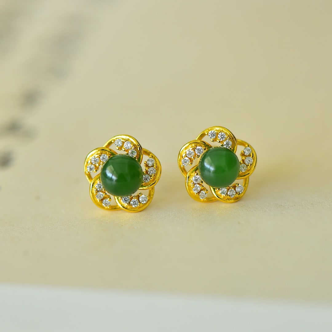 A Pair of Exquisite Sterling Silver-Gold Plated Inlaid Jasper Earrings,Inlaid Diamond: A Pair of Exquisite Sterling Silver-Gold Plated Inlaid Jasper Earrings,Inlaid Diamond,Size:6mmx6mm 一对纯银镀金镶碧玉耳环,嵌&