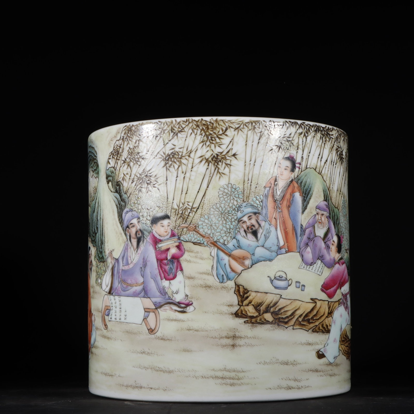 An Exquisite Famille-Rose Figure and Story Pattern Brush Pot: An Exquisite Famille-Rose Figure and Story Pattern Brush Pot,Qing Dynasty,China,Qianlong Six-Character Mark,Size:6.9inx7.1in 粉彩人物故事纹笔筒,&#