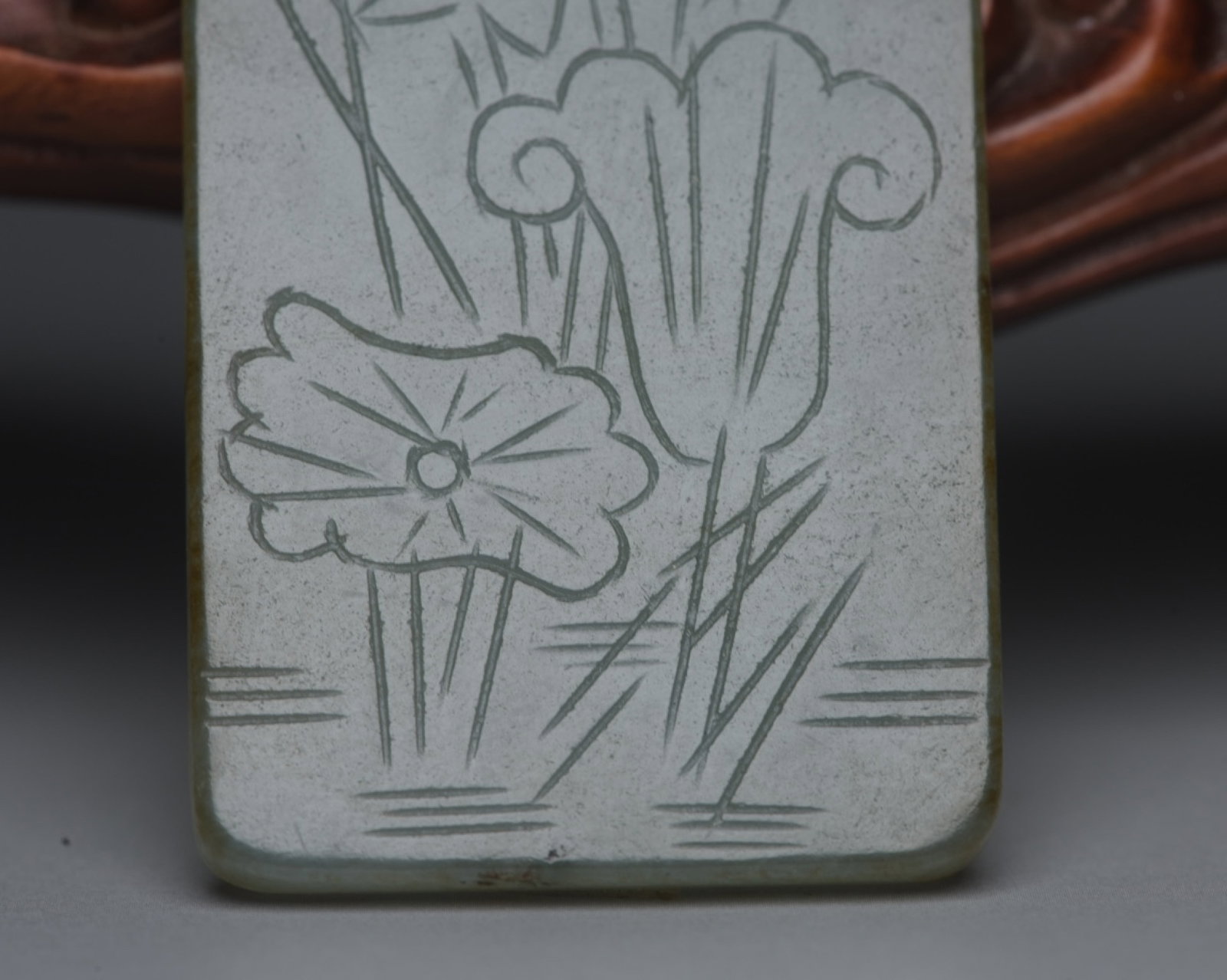 An Exquisite Jadeite Flower Pattern Pendant - 7