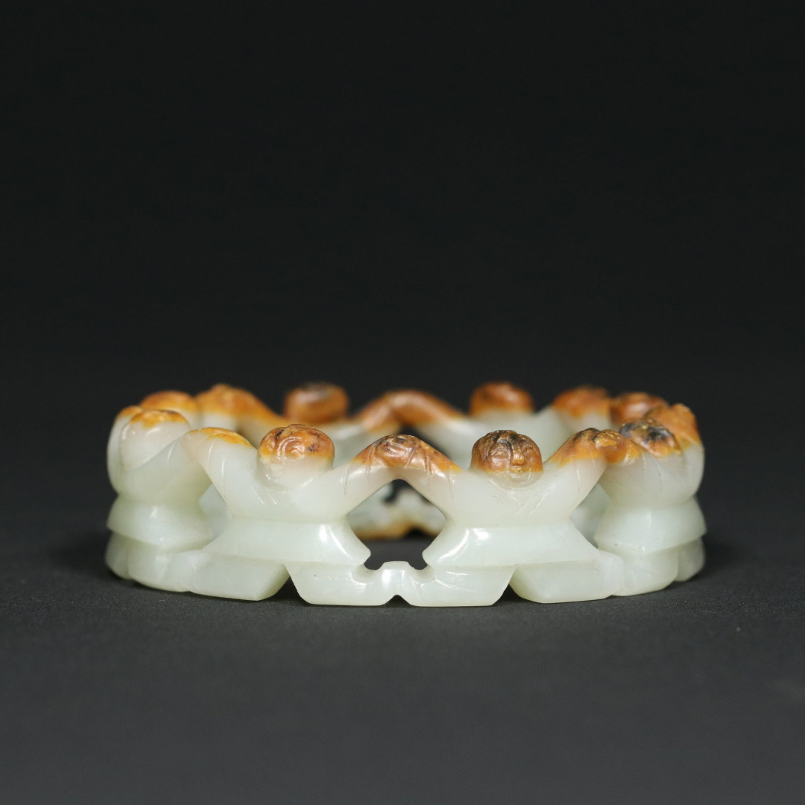 An Exquisite White Jade Figure Bracelet: An Exquisite White Jade Figure Bracelet,Qing Dynasty,China,Size:2.9inx0.8inx2.2in,Weight:64g 白玉人物手镯,中国清代