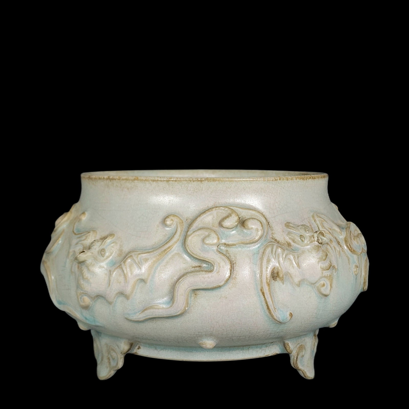An Exquisite Ru yao Bats and Peach Pattern Tripod Brush Washer: An Exquisite Ru yao Bats and Peach Pattern Tripod Brush Washer,Song Dynasty,China,Size:5.4inx8.7in