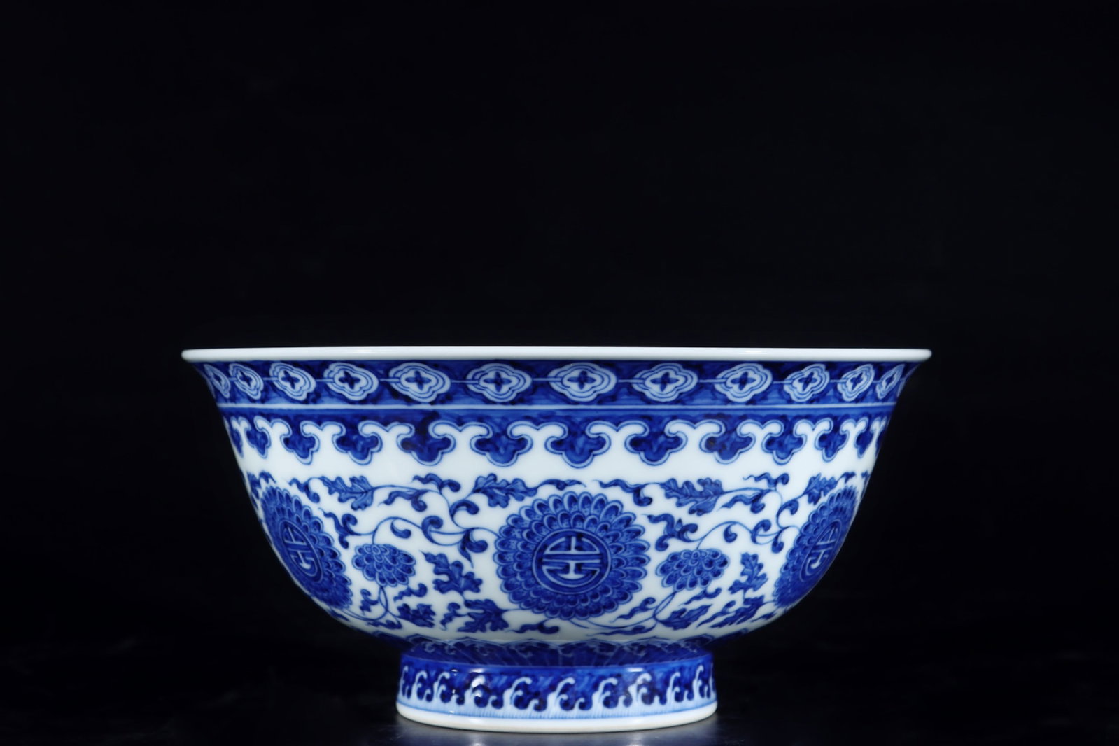 An Exquisite Blue and White Lotus Pattern Bowl (1 of 9)