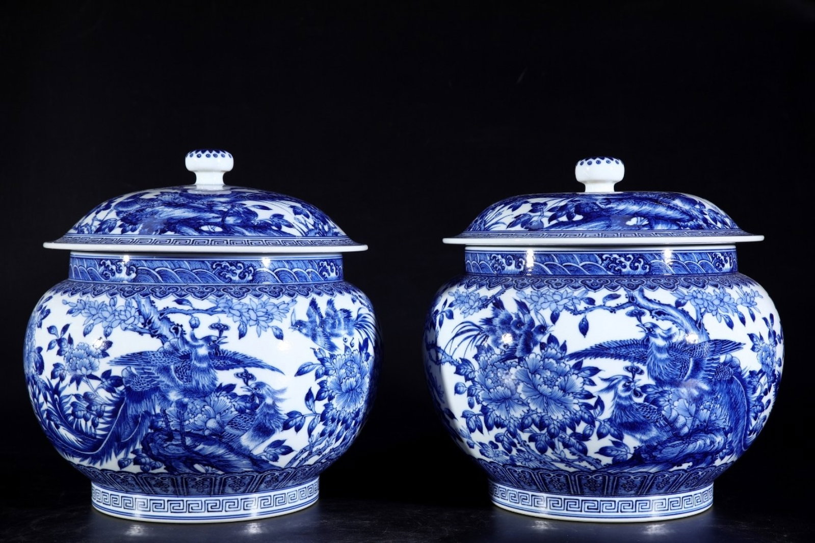 A Pair of Exquisite Blue and White Flower and Phoenix Pattern Jars with Cover: A Pair of Exquisite Blue and White Flower and Phoenix Pattern Jars with Cover,Qing Dynasty,China,Qianlong Six-character Mark,Size:12.4inx11.7in 一对青花花卉凤