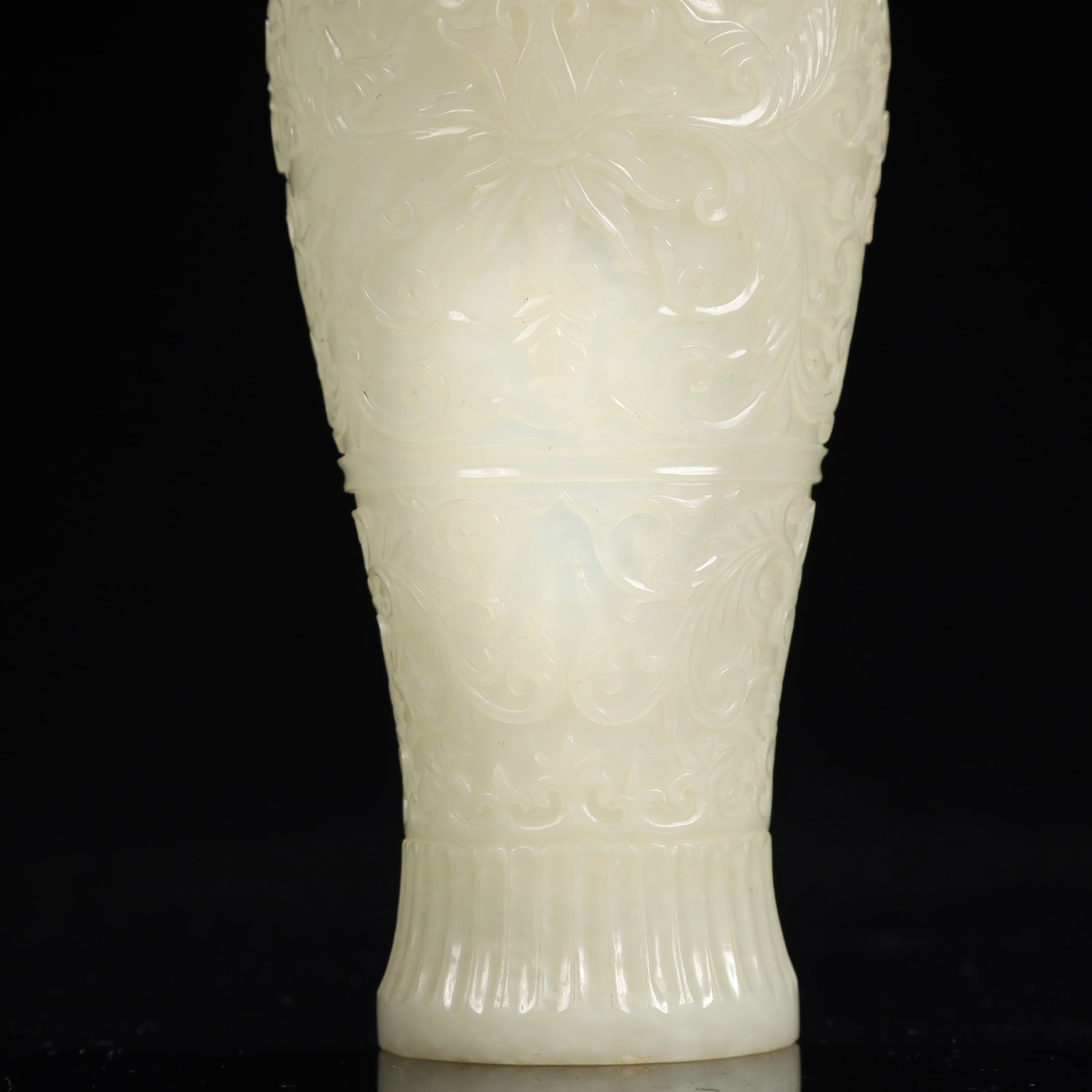 An Exquisite White Jade Flower Pattern Vase - 3