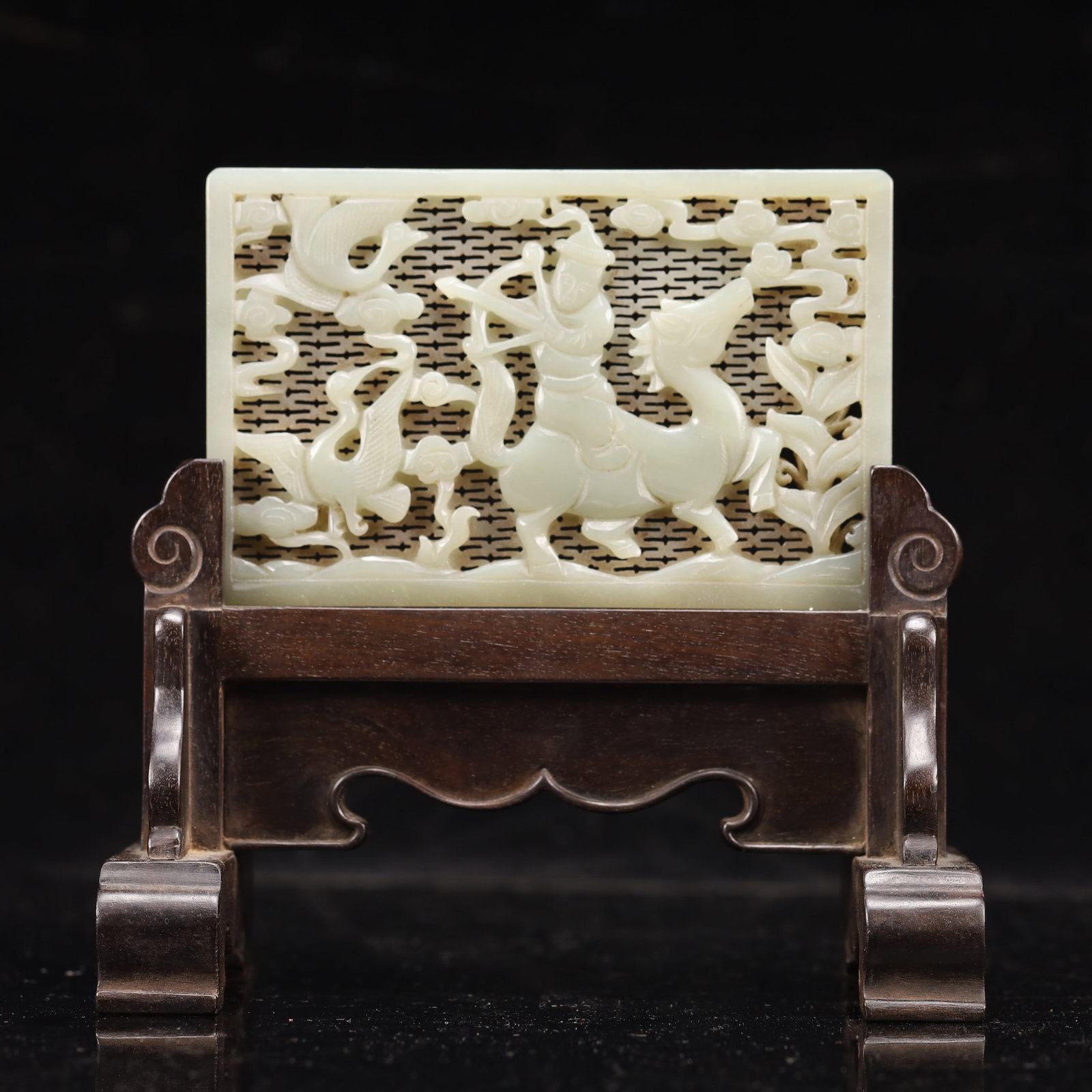 An Exquisite Zitanwood Inlaid White Jade Figure Pattern Table Screen: An Exquisite Zitanwood Inlaid White Jade Figure Pattern Table Screen,Qing Dynasty, China,Size:5.5inx3.5in,Weight:172g 紫檀木嵌白玉人物纹台&#