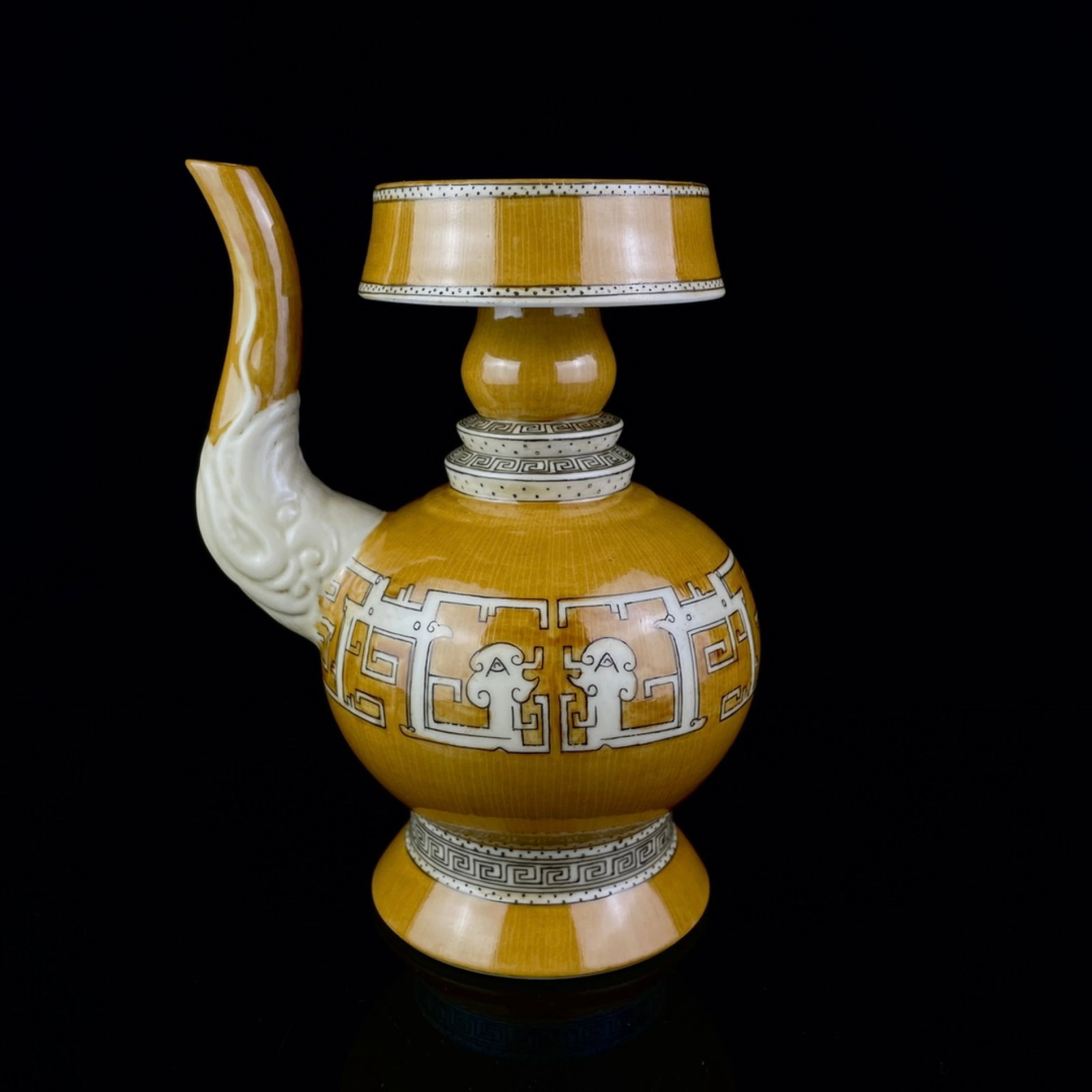 An Exquisite Imitation Bamboo Grain Glazed Chi-Dragon Pattern Pot: An Exquisite Imitation Bamboo Grain Glazed Chi-Dragon Pattern Pot,Qing Dynasty,China,Qianlong Six-character Mark,Size:7.9inx6.3in 竹纹釉螭龙纹壶,中Þ
