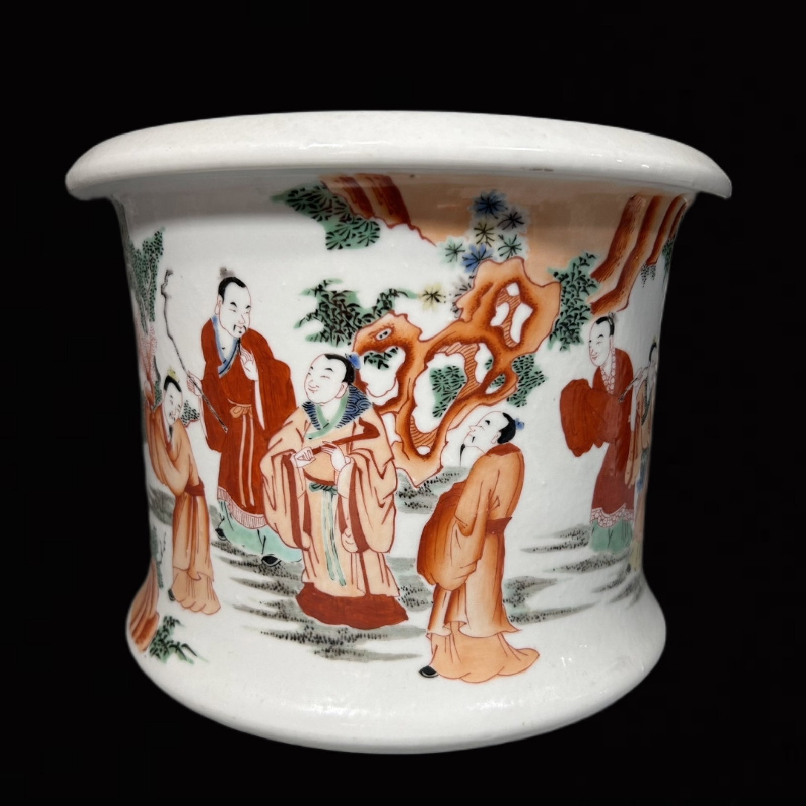 An Exquisite Iron-Red Character and Story Pattern Brush Pot: An Exquisite Iron-Red Character and Story Pattern Brush Pot,Qing Dynasty,China,Kangxi Six-character Mark,Size:6.5inx8.3in 矾红人物故事纹笔筒,È