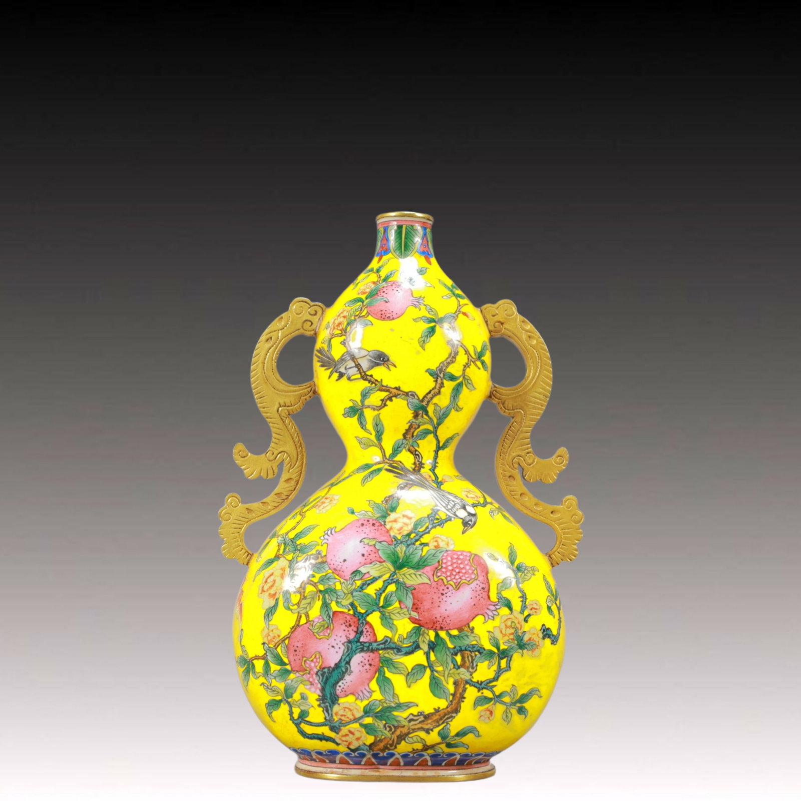 An Exquisite Painted Enamel Pomegranate Pattern Double-Ears Gourd-Shaped Vase (1 of 9)