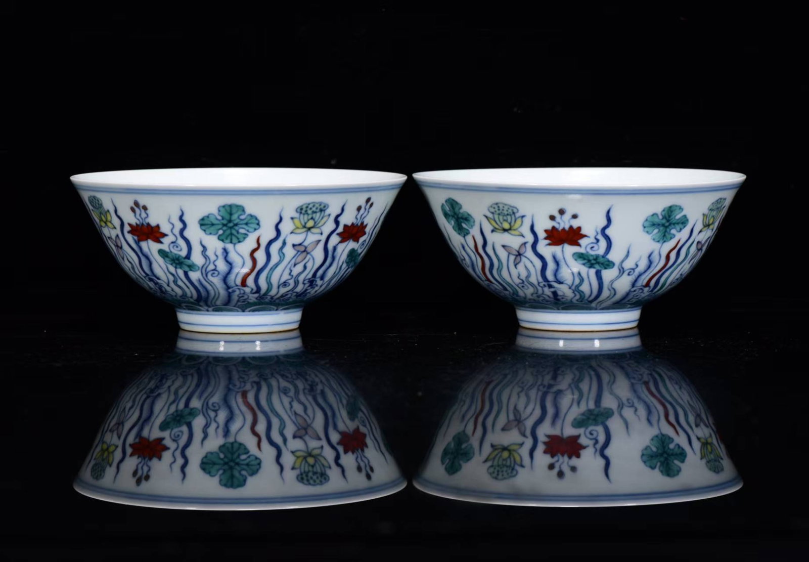 A Pair of Exquisite Doucai Flower Pattern Bowls (1 of 9)