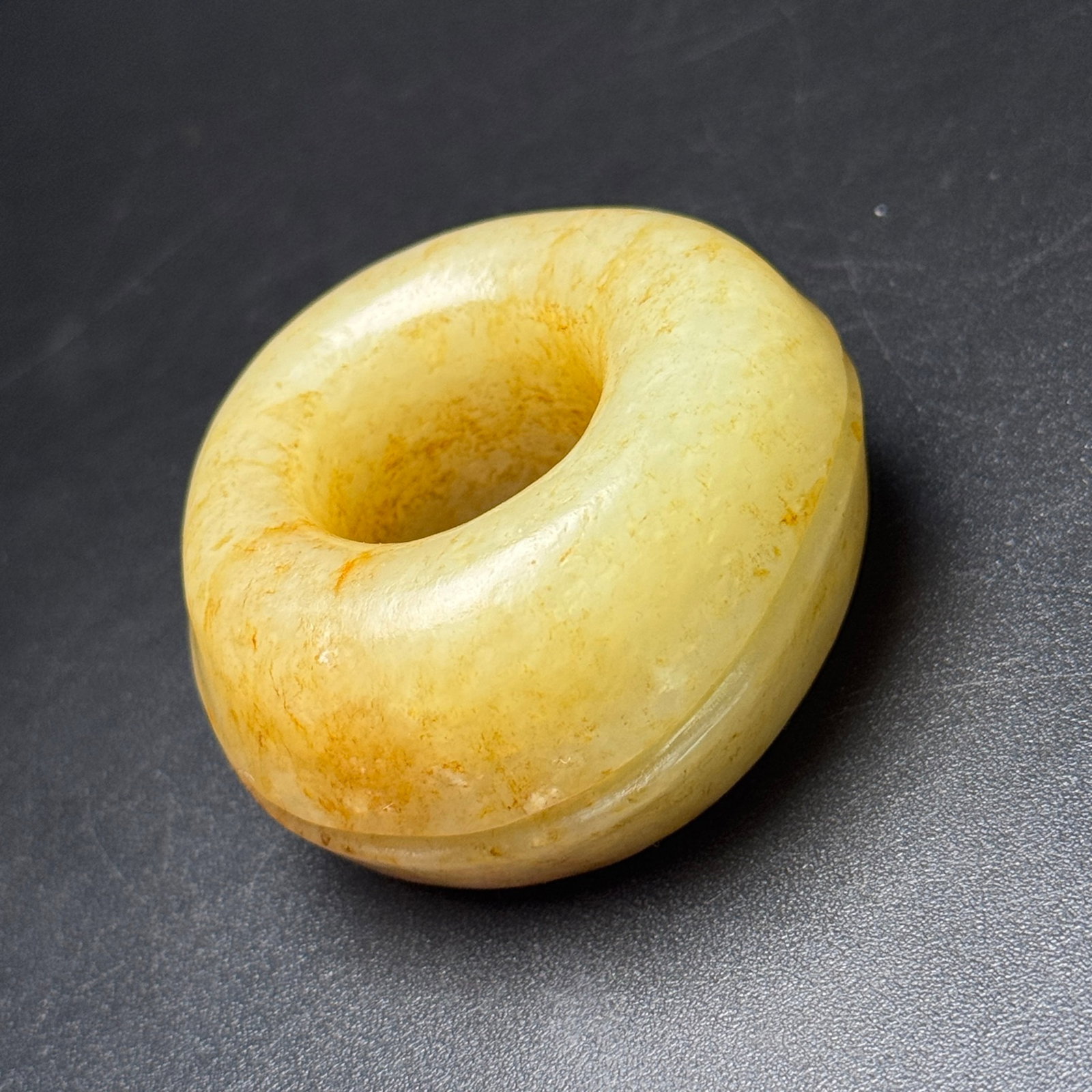An Exquisite White Jade Ring - 3