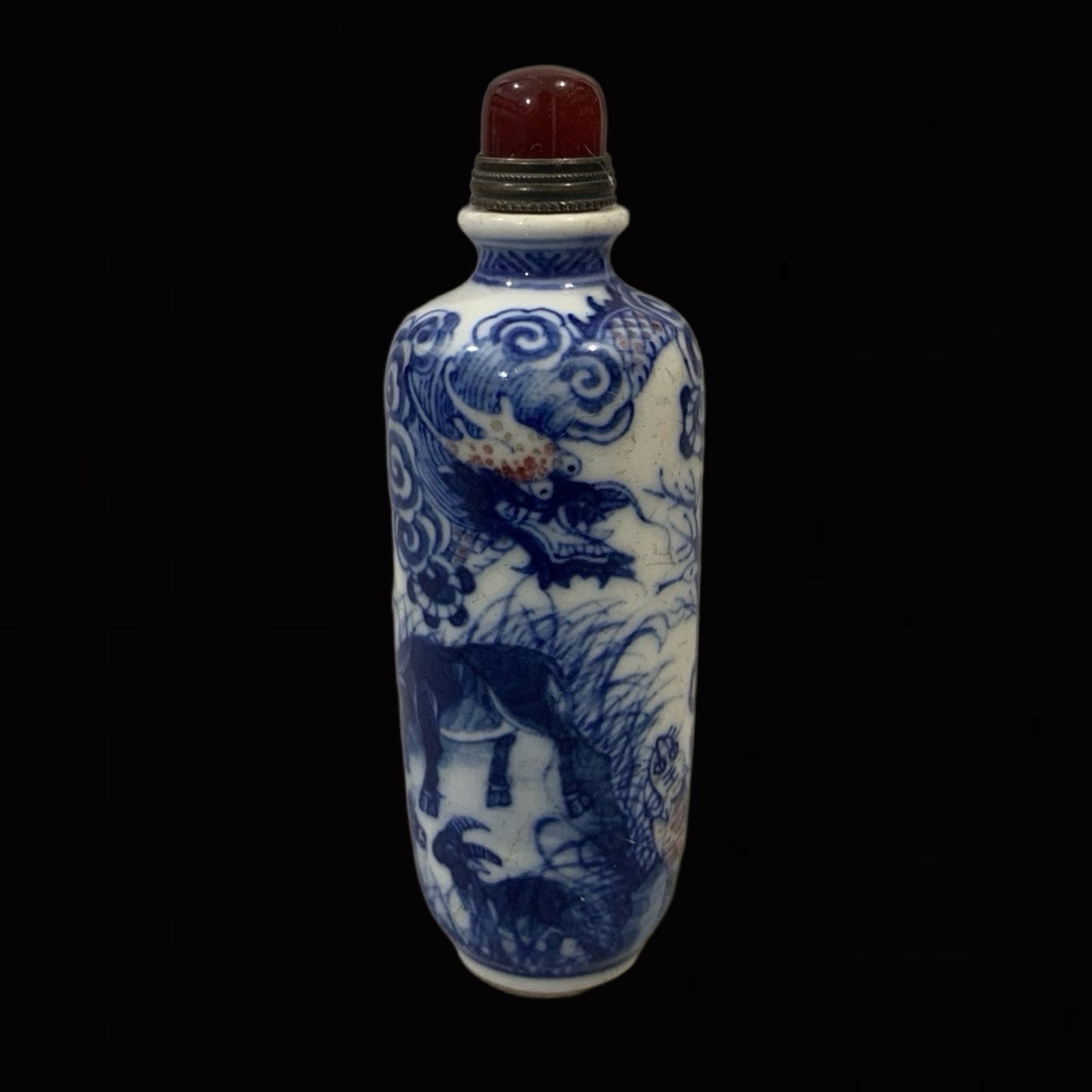 An Exquisite Blue and White Underglaze-Red Animal Pattern Snuff Bottle (1 of 7)