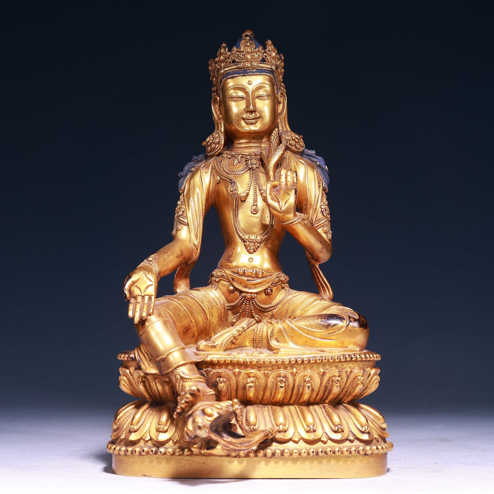 A Solemn Gilt Bronze Statue of Tara: A Solemn Gilt Bronze Statue of Tara,Ming Dynasty,China,Yongle Six-character Mark,Size:5.9inx5.1inx9.8in,Weight:2650g 铜鎏金度母像,中国明代,&