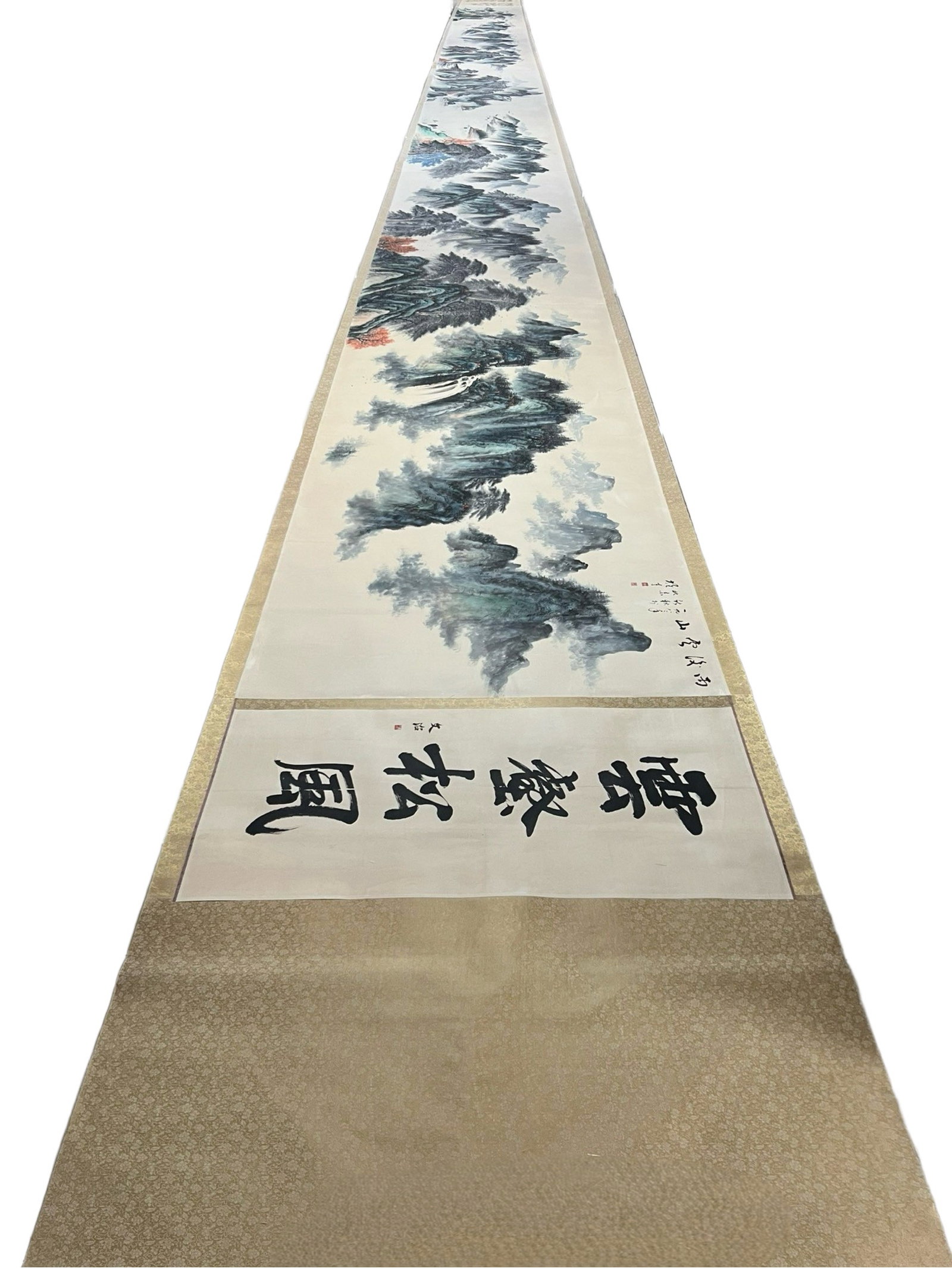 A Chinese Hand Scroll Ink Painting of Landscape on Paper: A Chinese Hand Scroll Ink Painting of Landscape on Paper,Li Xiongcai,Size:1574.8in 一幅中国水墨山水画手卷,黎雄才