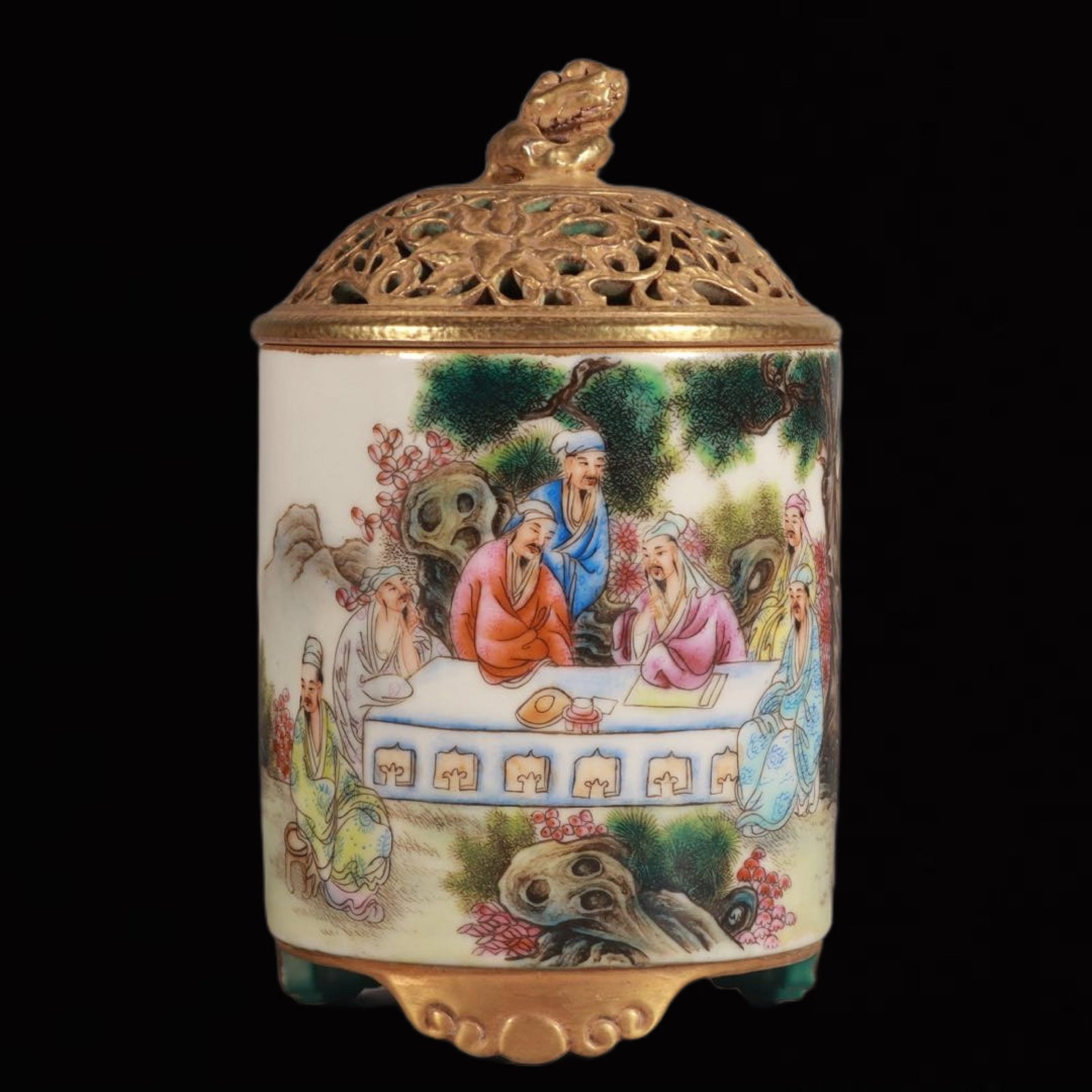 An Exquisite Enamel Character and Story Pattern Tripod Censer: An Exquisite Enamel Character and Story Pattern Tripod Censer,Qing Dynasty,China,Qianlong Four-character Mark,Size:5.5inx3.1in 珐琅彩人物故事纹三&