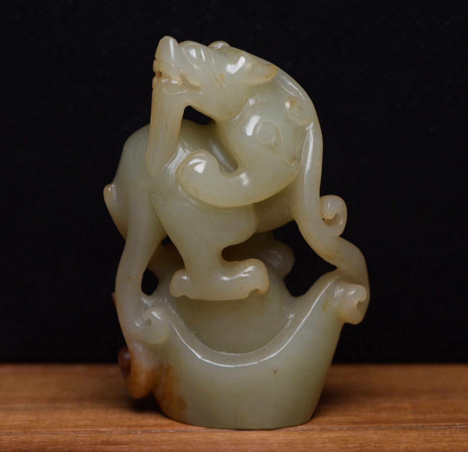 An Exquisite White Jade Beast Seal: An Exquisite White Jade Beast Seal,Qing Dynasty,China,Size:3.1inx2.1inx1.2in,Weight:132g 白玉兽印章,中国清代