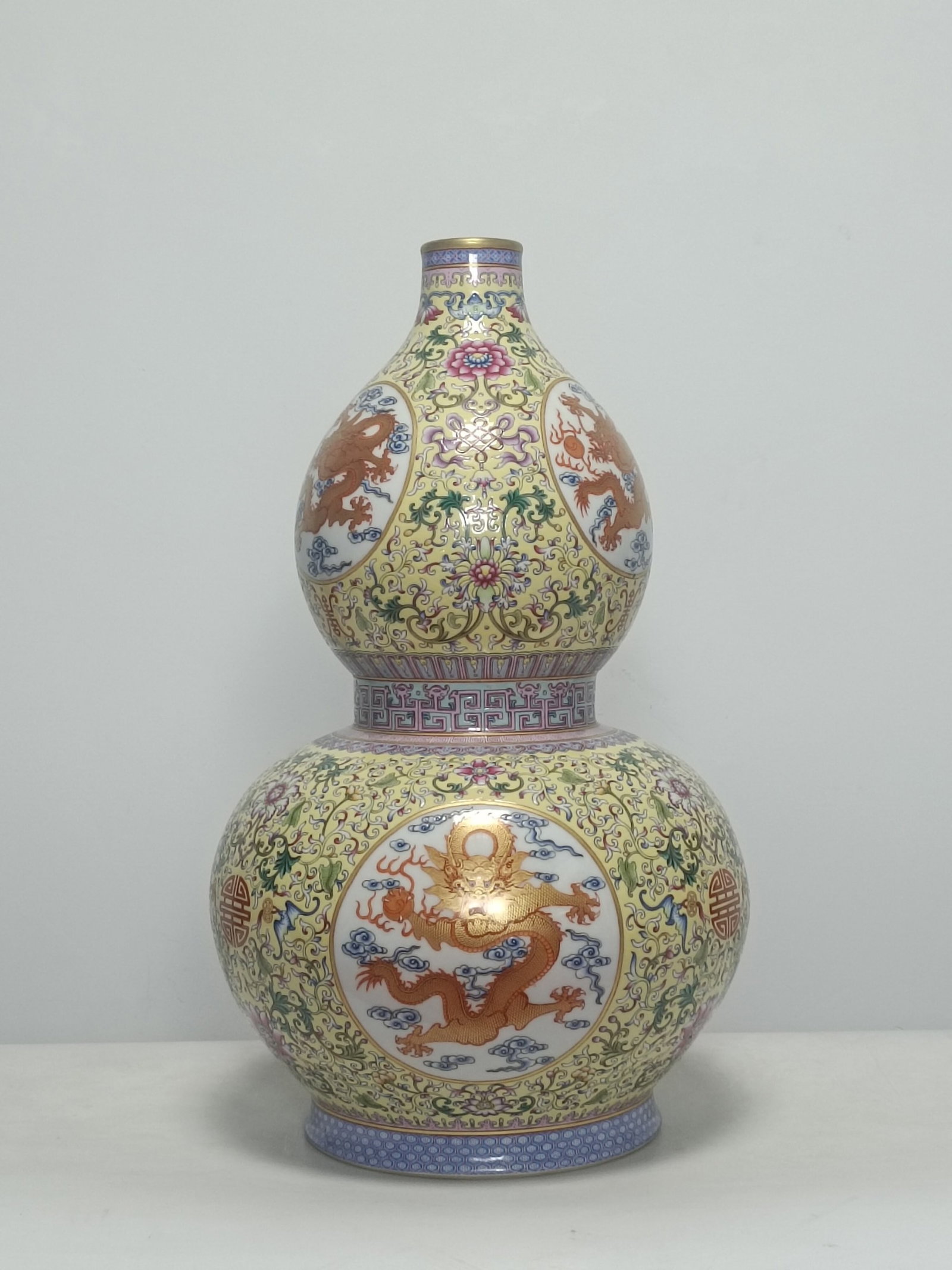 A Huge Yellow Ground Famille-Rose Auspicious Cloud and Dragon Pattern Gourd-Shaped Vase (1 of 9)
