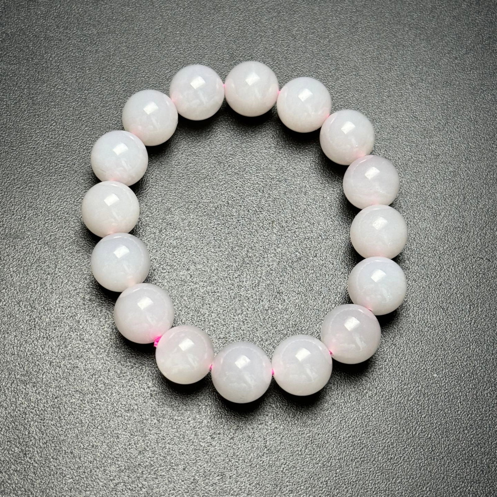 An Exquisite White Jade Bracelets: An Exquisite White Jade Bracelets,Qing Dynasty, China,Size:12mm,Weight:42g 白玉手串,中国清代
