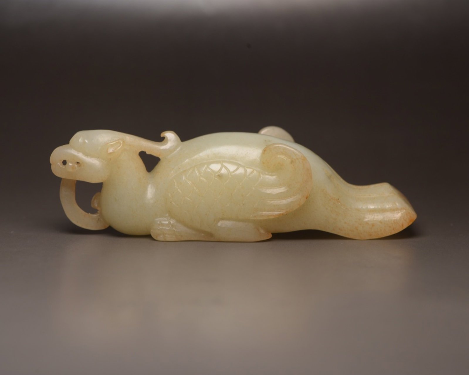 An Exquisite White Jade Bird Ornament: An Exquisite White Jade Bird Ornament,Qing Dynasty,China,Size:3.8inx105.9inx1.1in,Weight:88g 白玉鸟摆件,中国清代