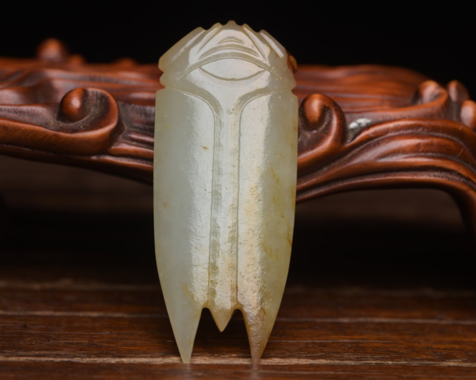 An Exquisite White Jade Cicada Ornament: An Exquisite White Jade Cicada Ornament,Qing Dynasty,China,Size:2.1inx0.9inx0.2in,Weight:10g 白玉蝉摆件,中国清代