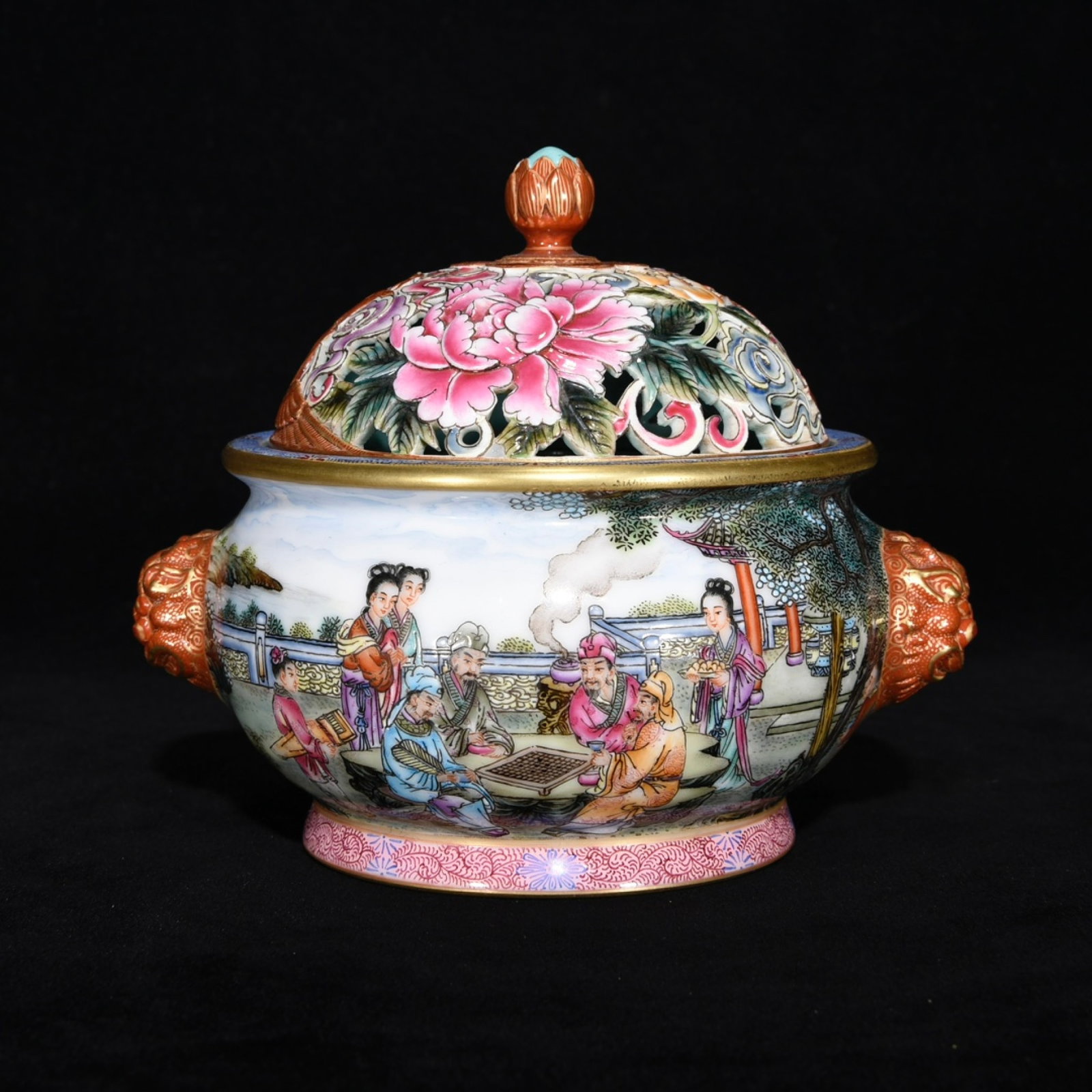 An Exquisite Enamel Figure and Story Pattern Beast-Ears Censer,with Poem: An Exquisite Enamel Figure and Story Pattern Beast-Ears Censer,with Poem,Qing Dynasty,China,Qianlong Four-Character Mark,Size:4.5inx5.5in 珐琅彩人物故事ಬ