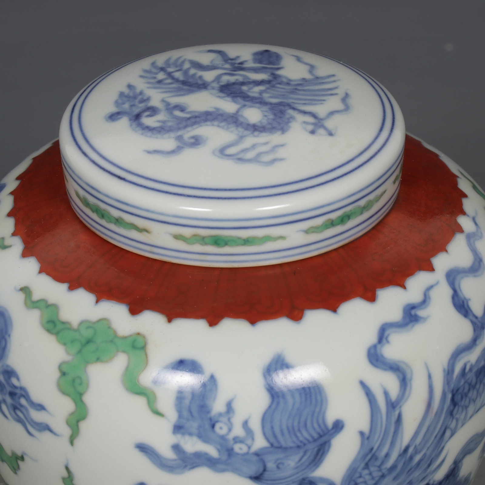 An Exquisite Doucai Auspicious Cloud and Dragon Pattern Jar - 3