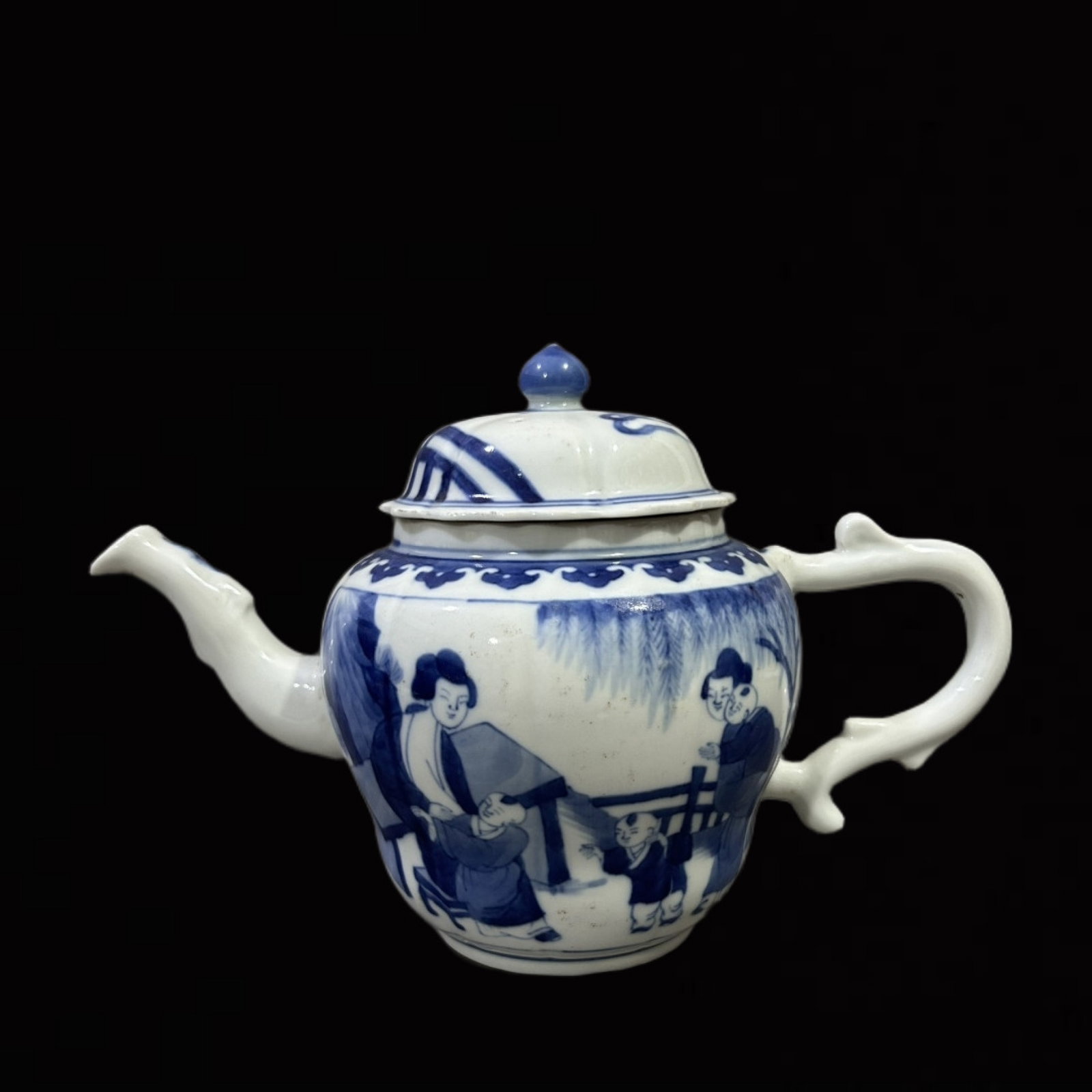 An Exquisite Blue and White Character and Story Pattern Pot (1 of 7)