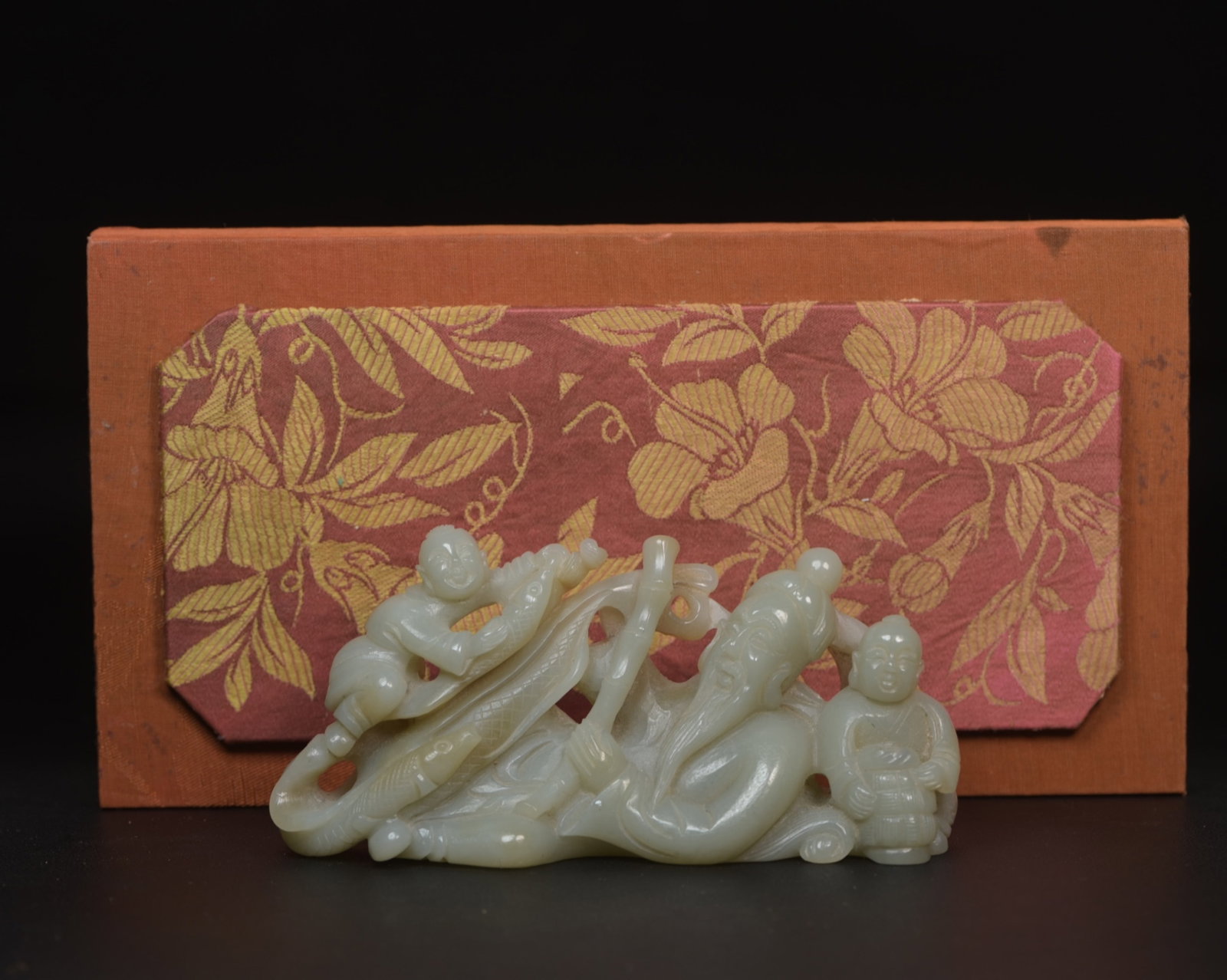 An Exquisite White Jade Figure Ornament: An Exquisite White Jade Figure Ornament,Qing Dynasty,China,Size:5.5inx2.5inx1.3in,Weight:298g 白玉人物摆件,中国清代