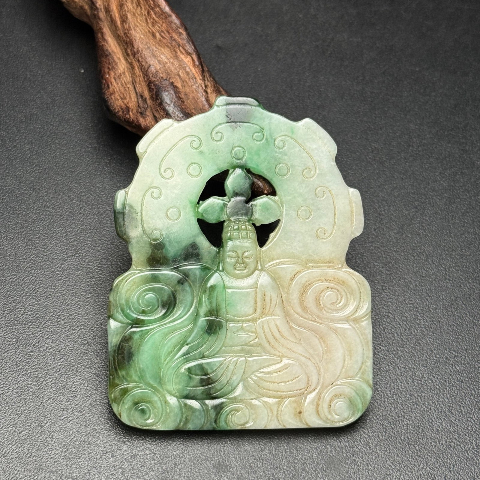 An Exquisite Jadeite Figure Pattern Ornament: An Exquisite Jadeite Figure Pattern Ornament,Qing Dynasty,China,Size:47mmx59mmx4.5mm,Weight:27g 翡翠人物纹摆件,中国清代