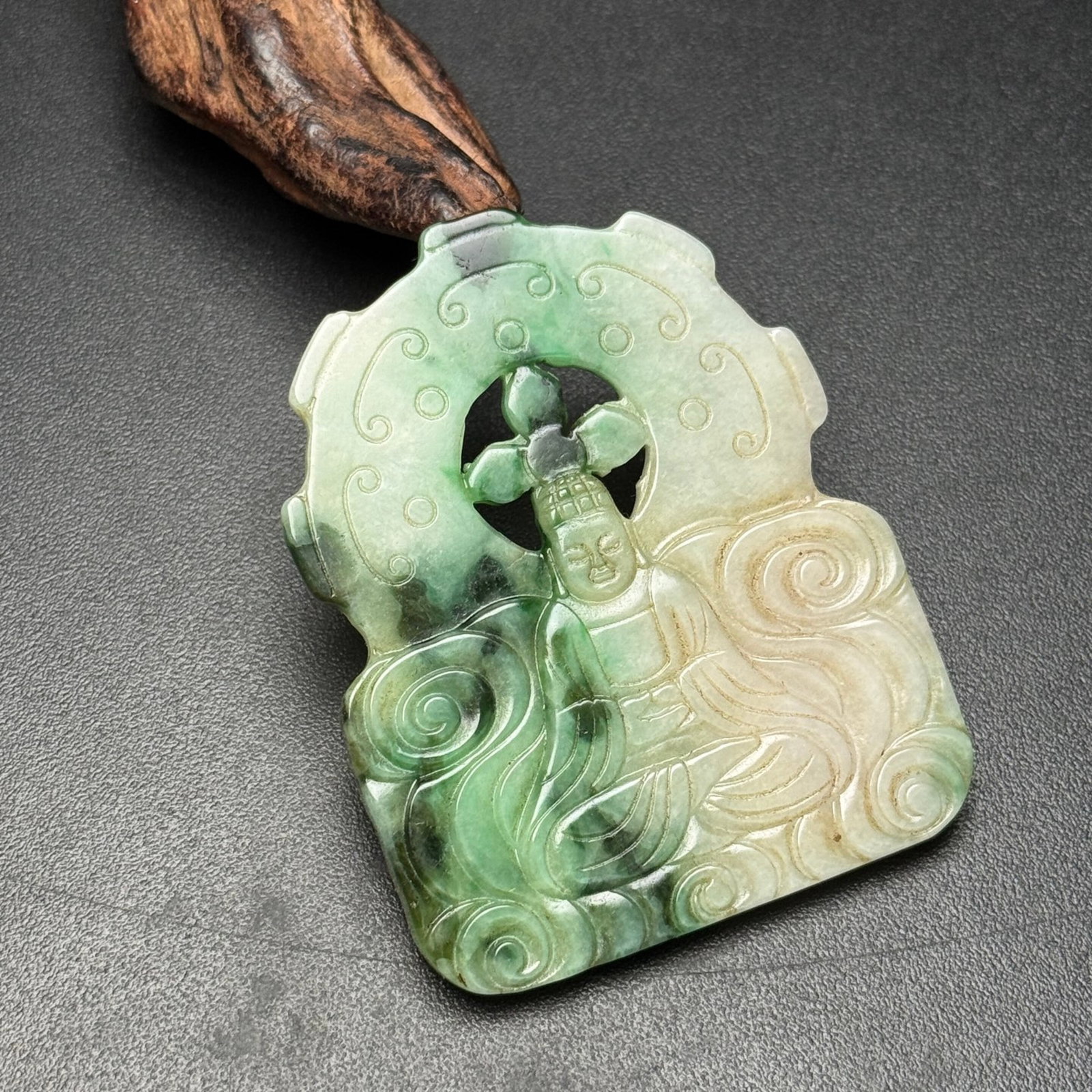 An Exquisite Jadeite Figure Pattern Ornament - 2