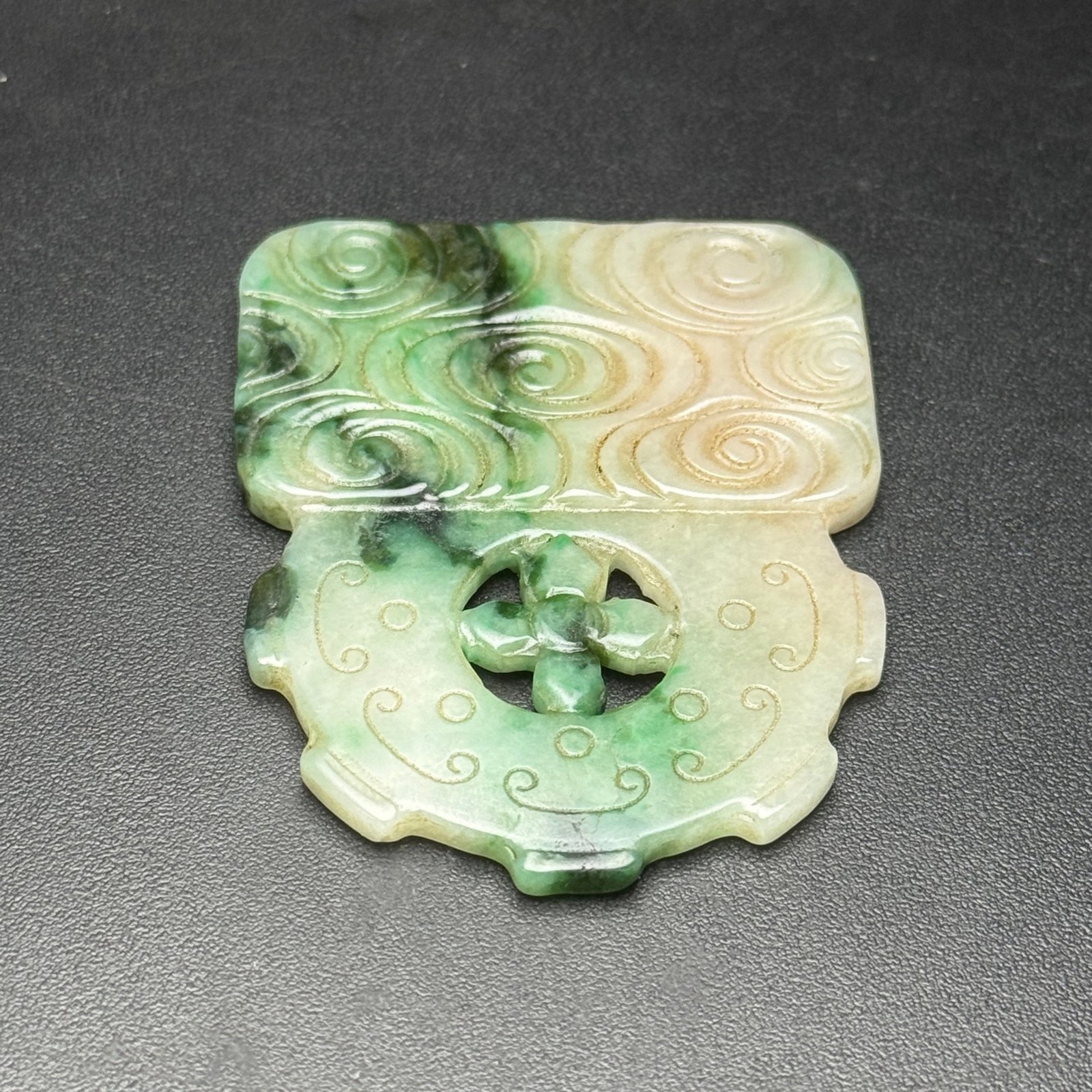 An Exquisite Jadeite Figure Pattern Ornament - 7