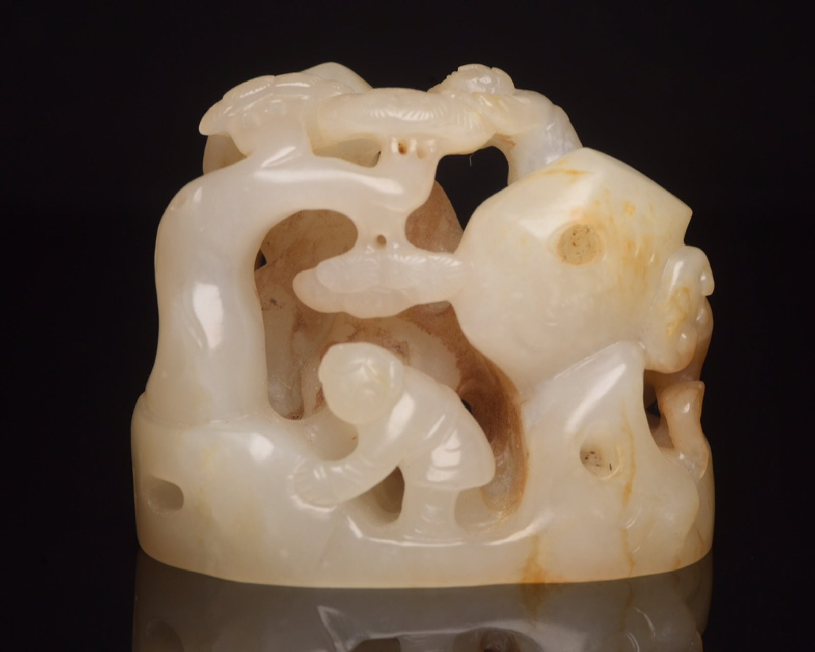 An Exquisite White Jade Figure Ornament: An Exquisite White Jade Figure Ornament,Qing Dynasty,China,Size:2.8inx2.2inx1.9in,Weight:241g 白玉人物摆件,中国清代