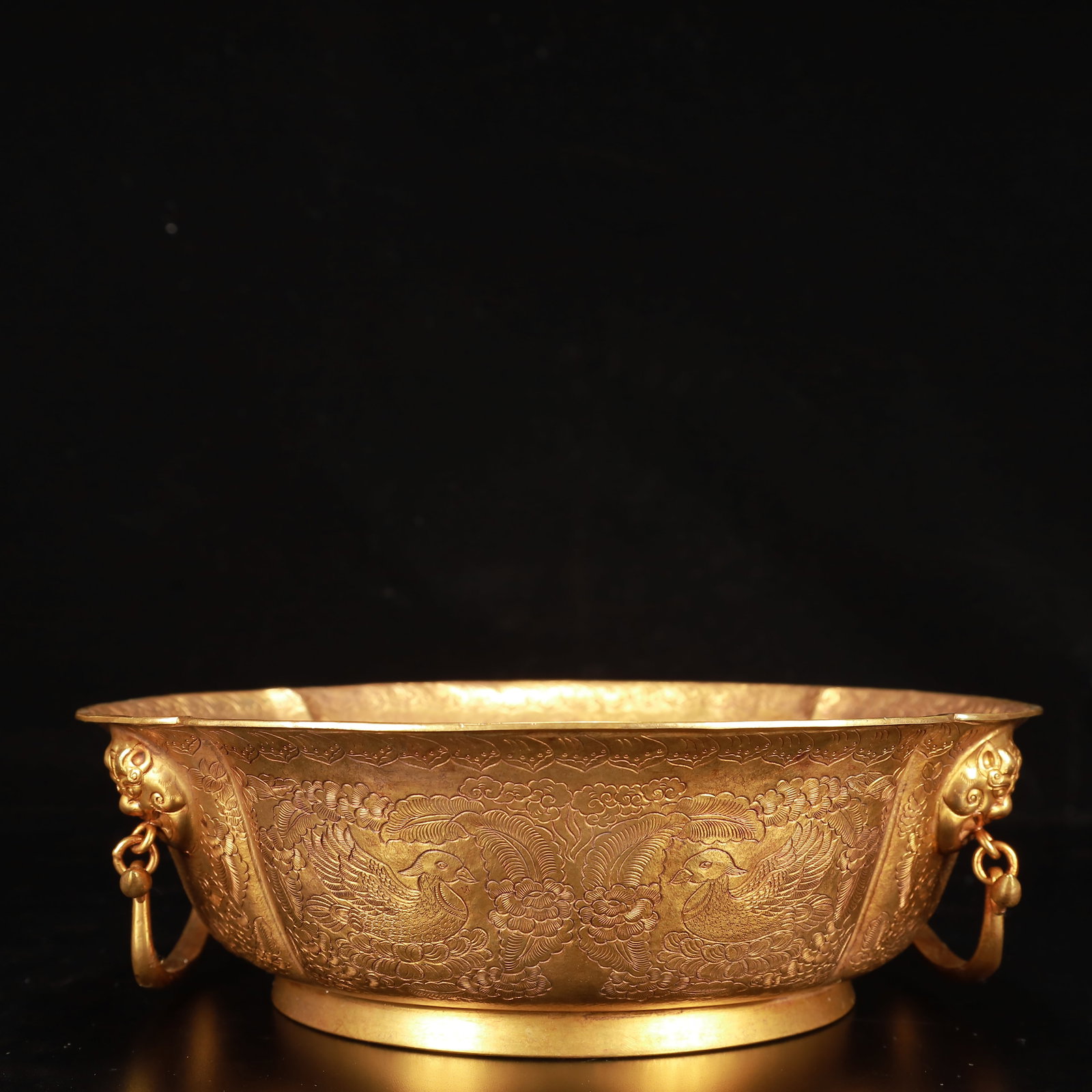 An Exquisite Gilt Bronze Flower and Mandarin Duck Pattern Basin: An Exquisite Gilt Bronze Flower and Mandarin Duck Pattern Basin,Tang Dynasty, China,Zhenguan Four-character Mark,Size:9.4inx3.1in,Weight:1300g