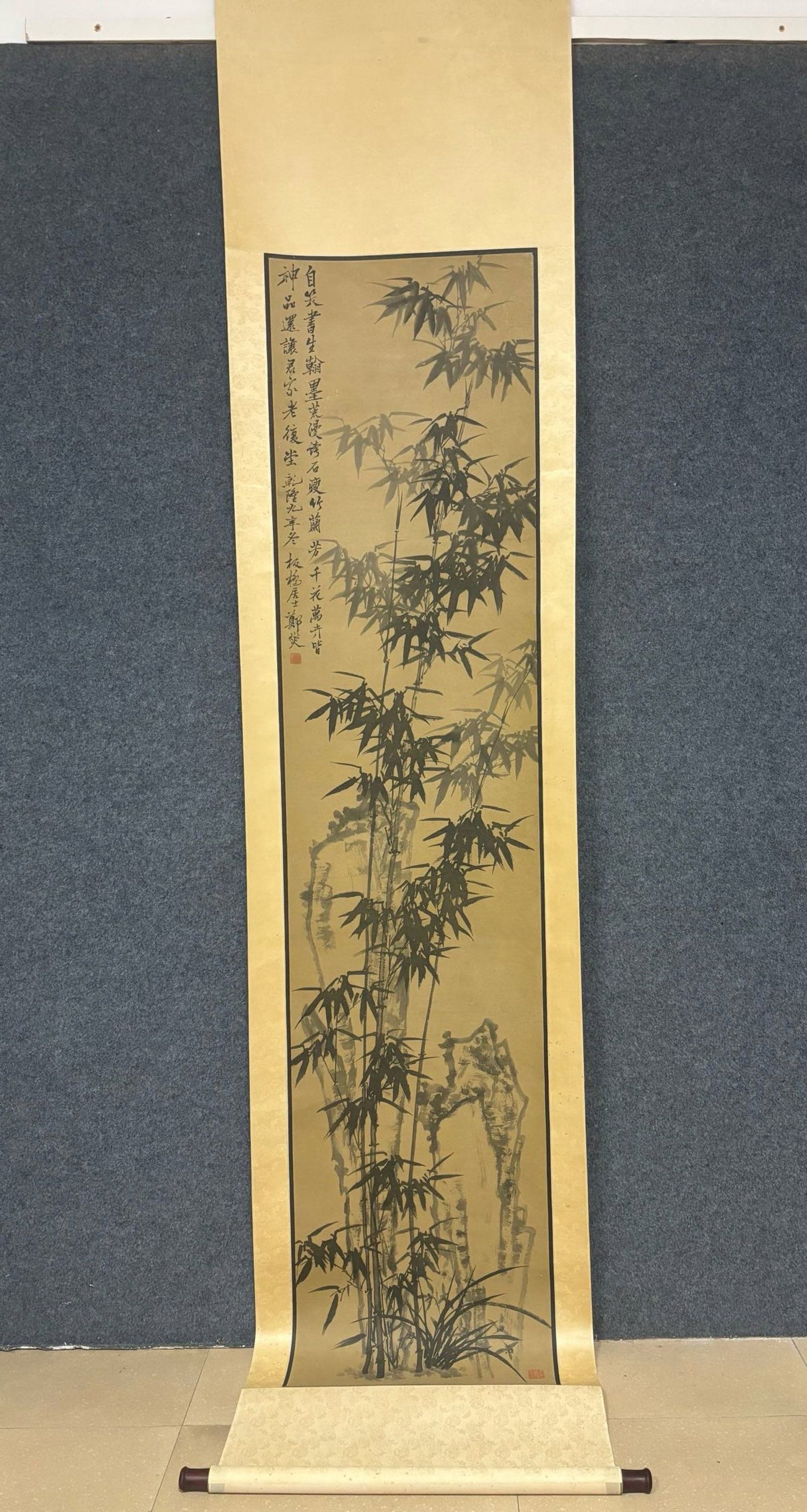 A Chinese Vertical Scroll Ink Painting of Bamboo on Paper: A Chinese Vertical Scroll Ink Painting of Bamboo on Paper,Zheng Banqiao,Size:90.9inx20.5in 一幅中国水墨竹画立轴,郑板桥