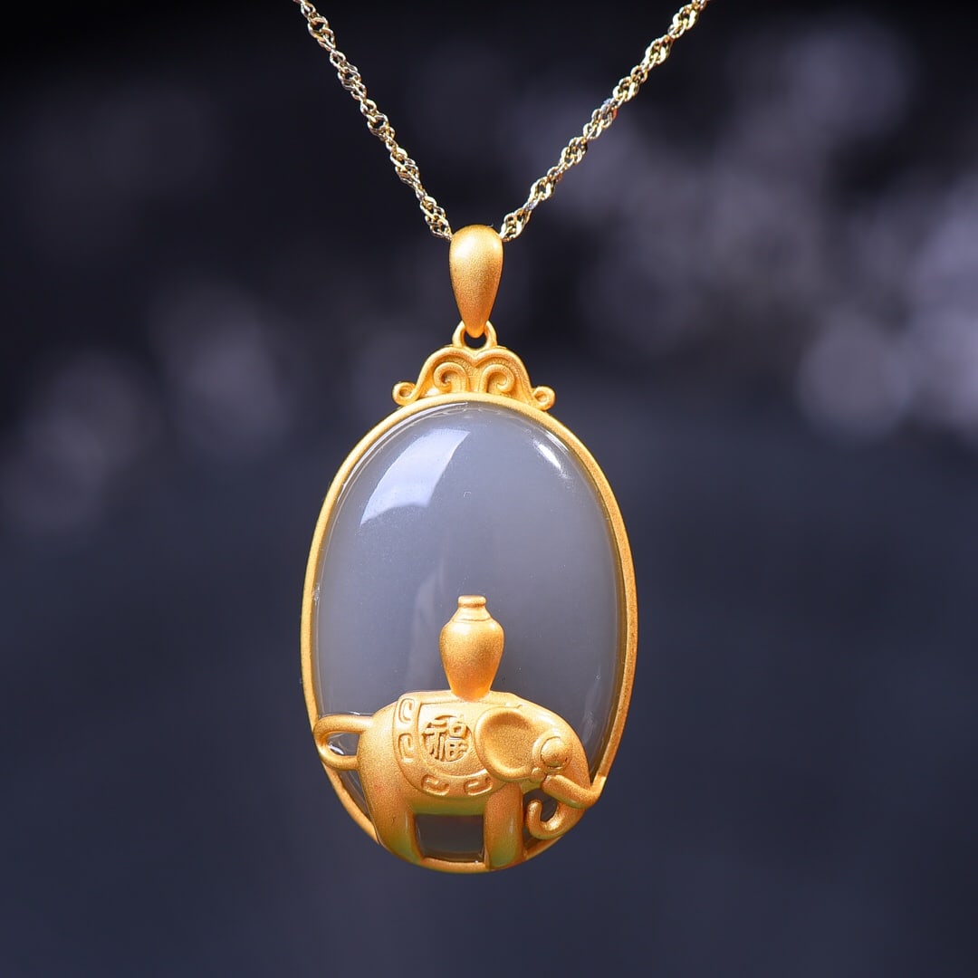 An Exquisite Sterling Silver-Gold Plated Inlaid White Jade Pendant: An Exquisite Sterling Silver-Gold Plated Inlaid White Jade Pendant,Size:20mmx30mm 纯银镀金镶白玉吊坠
