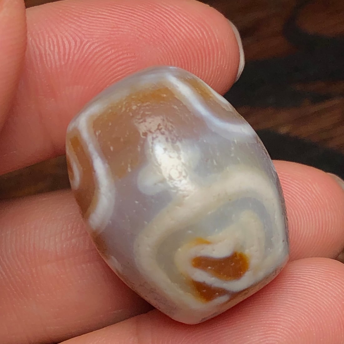 An Exquisite Dzi Bead Pendant: An Exquisite Dzi Bead Pendant,Size:26mmx20mm,Weight:15.5g 天珠挂件