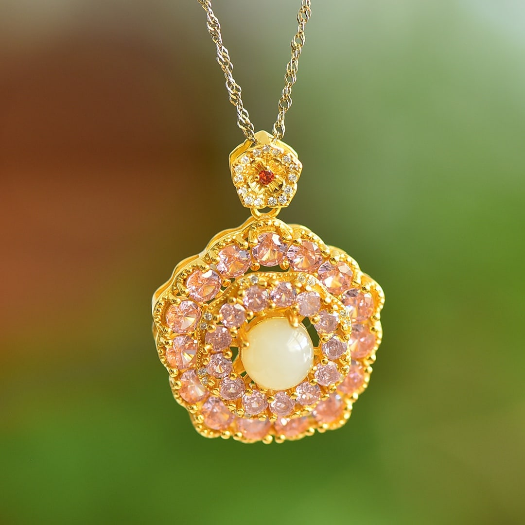 An Exquisite Sterling Silver-Gold Plated Inlaid White Jade Pendant: An Exquisite Sterling Silver-Gold Plated Inlaid White Jade Pendant, 纯银镀金镶白玉吊坠