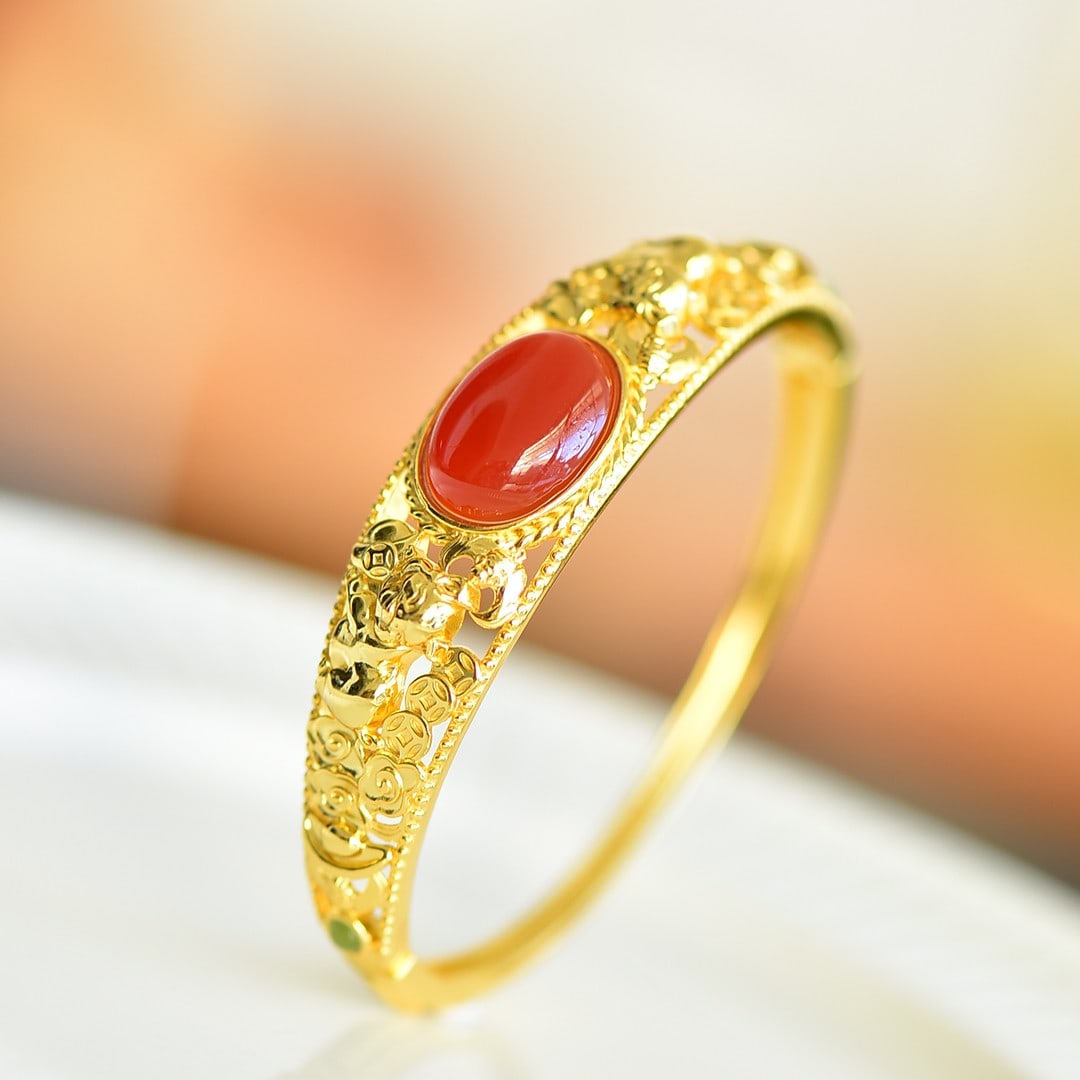 An Exquisite Sterling Silver-Gold Plated Inlaid Agate Bracelets,Inlaid Jasper: An Exquisite Sterling Silver-Gold Plated Inlaid Agate Bracelets,Inlaid Jasper,Size:13mmx18mm 纯银镀金镶玛瑙手镯,嵌碧玉