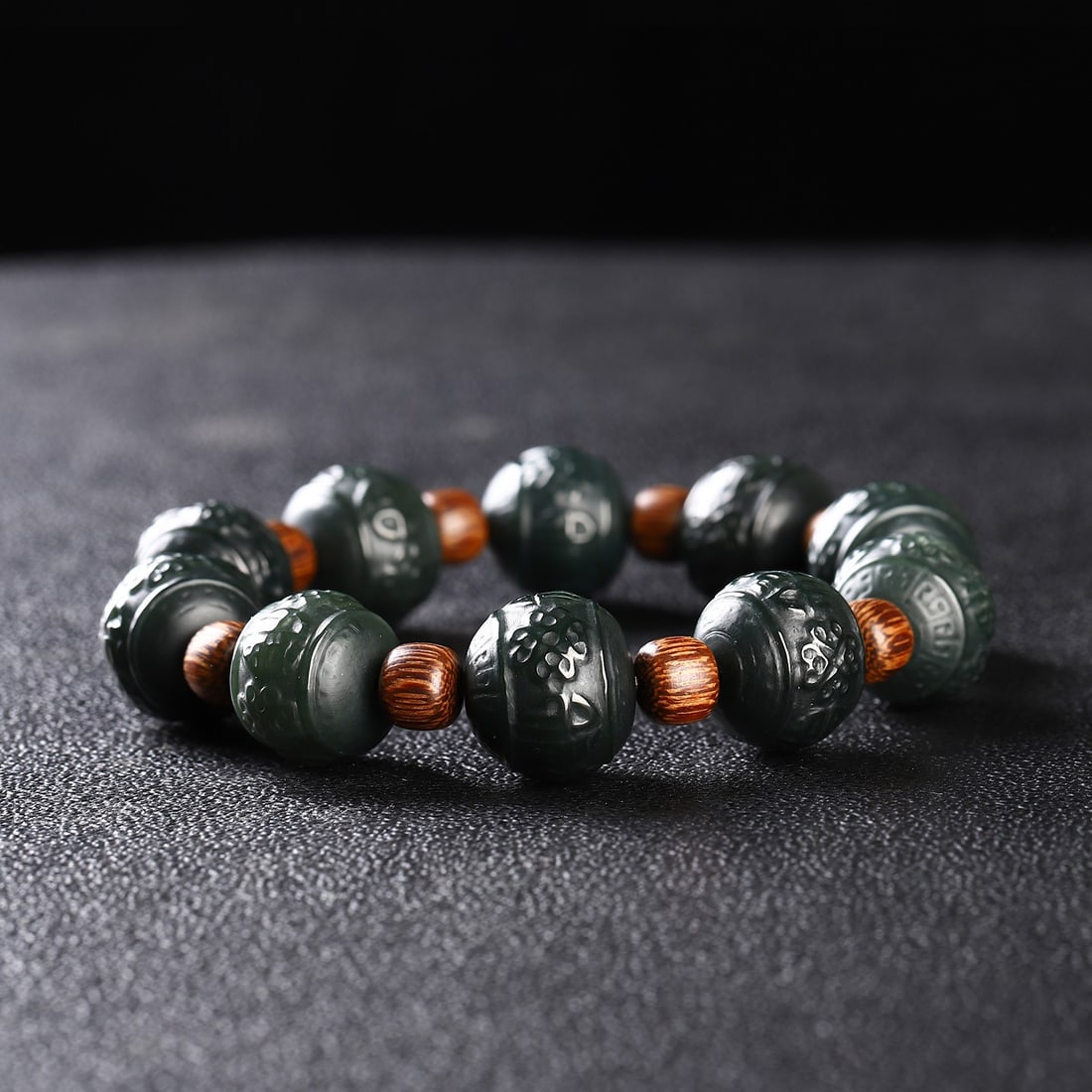 An Exquisite Cyan jade Bracelet: An Exquisite Cyan jade Bracelet,Size:16mmx18mm 青玉手串