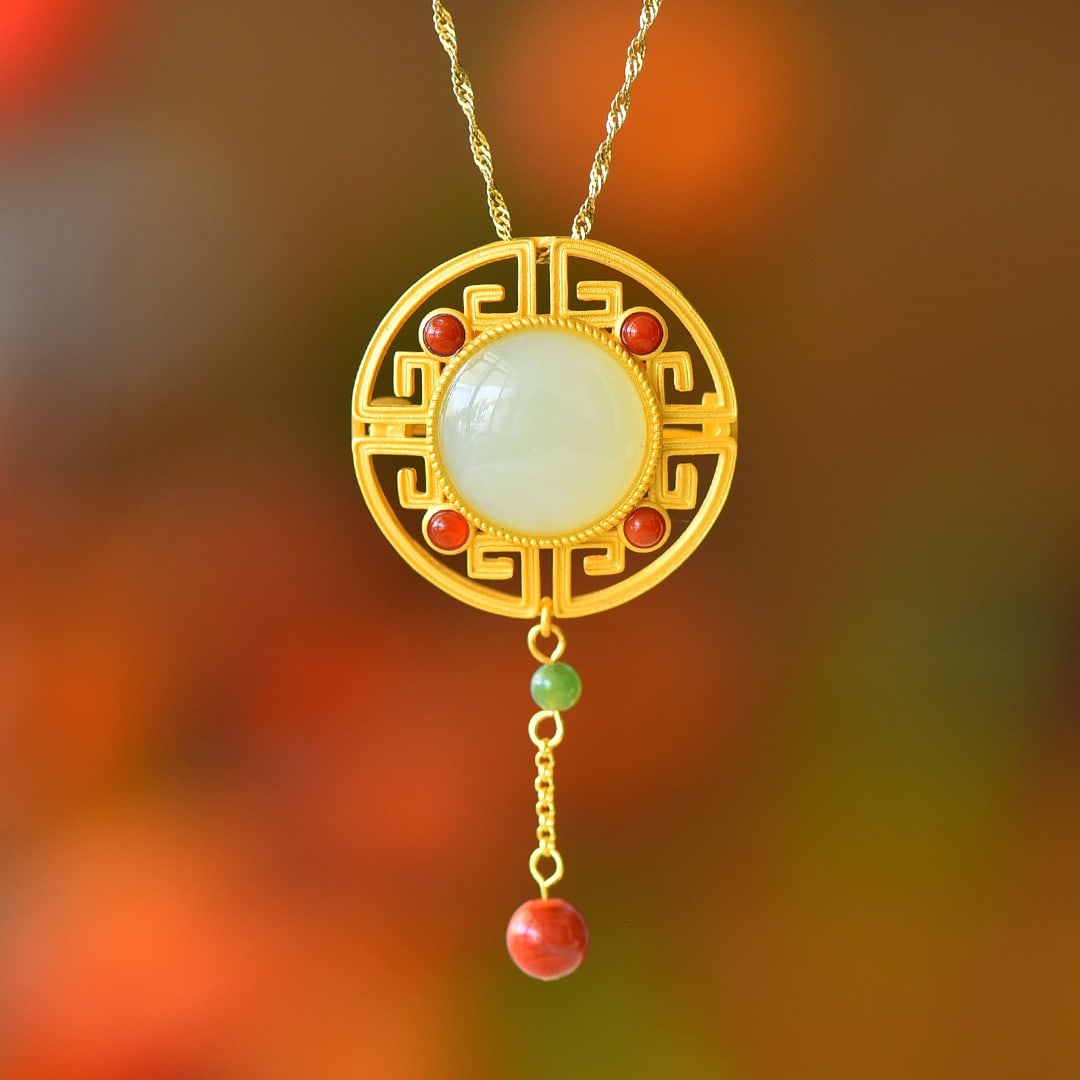 An Exquisite Sterling Silver-Gold Plated Inlaid White Jade Brooch: An Exquisite Sterling Silver-Gold Plated Inlaid White Jade Brooch,Size:16mmx16mm 纯银镀金镶白玉胸针