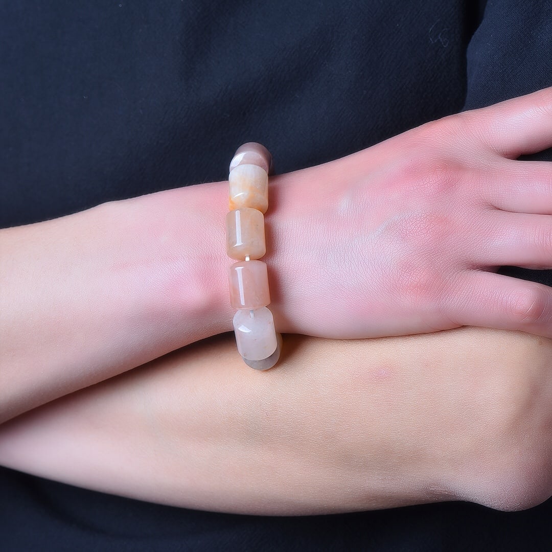 An Exquisite White Jade Bracelets: An Exquisite White Jade Bracelets,Size:15×19mm 白玉手串