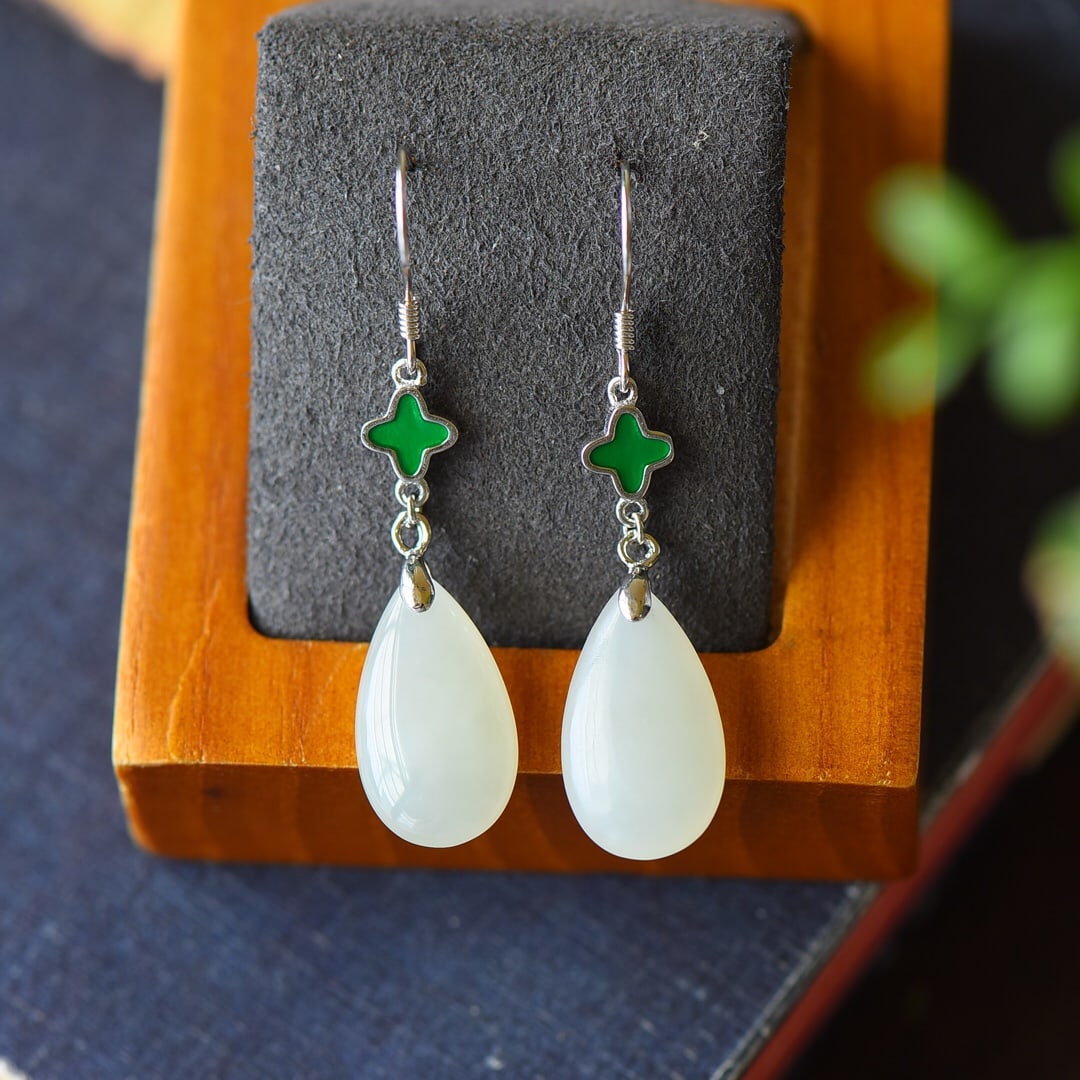 A Pair of Exquisite Sterling Silver Inlaid White Jade Earrings,Inlaid Jasper: A Pair of Exquisite Sterling Silver Inlaid White Jade Earrings,Inlaid Jasper,Size:11mmx48mm 一对纯银镶白玉耳环,嵌碧玉