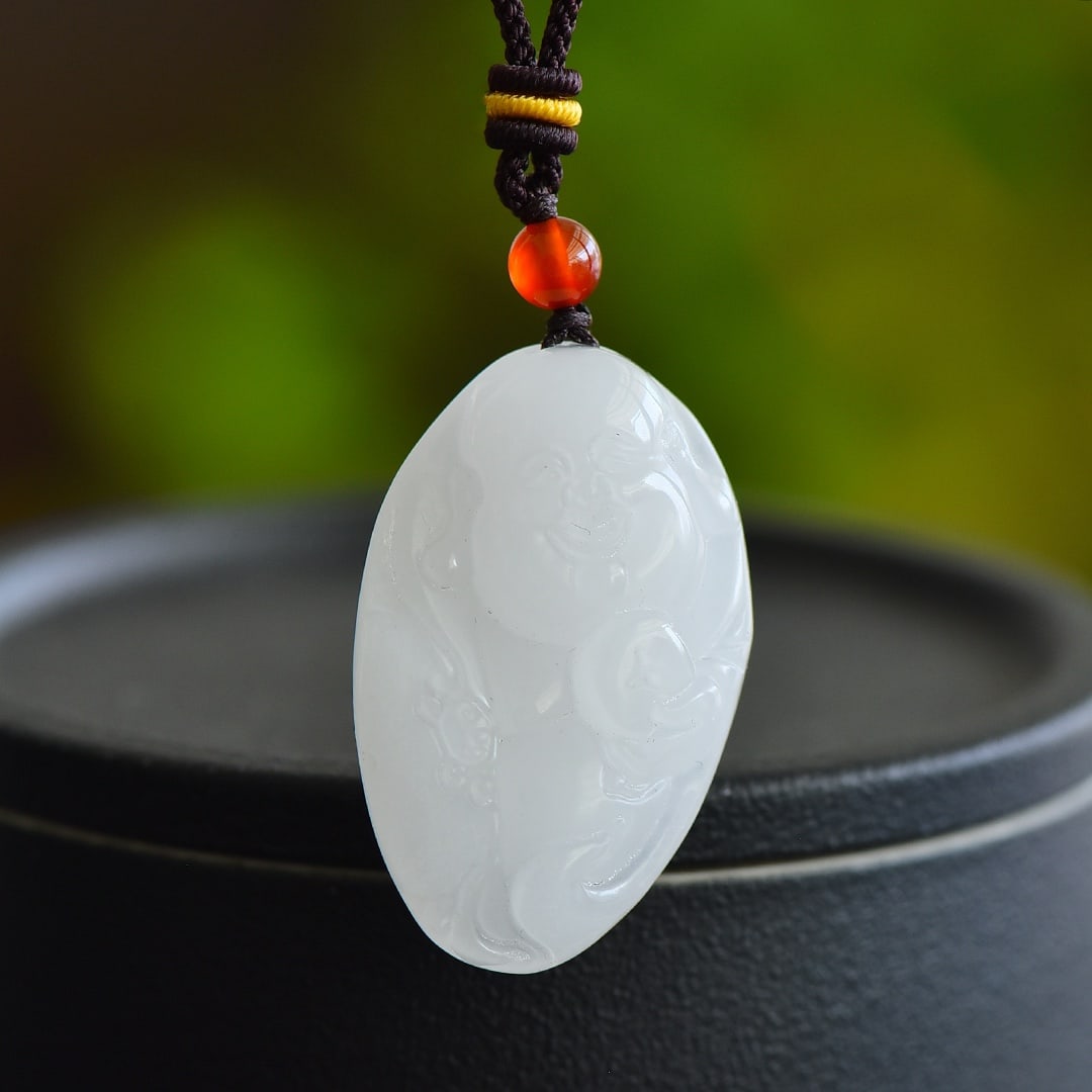 An Exquisite White Jade Buddha Statue Pendant: An Exquisite White Jade Buddha Statue Pendant 白玉佛像挂件