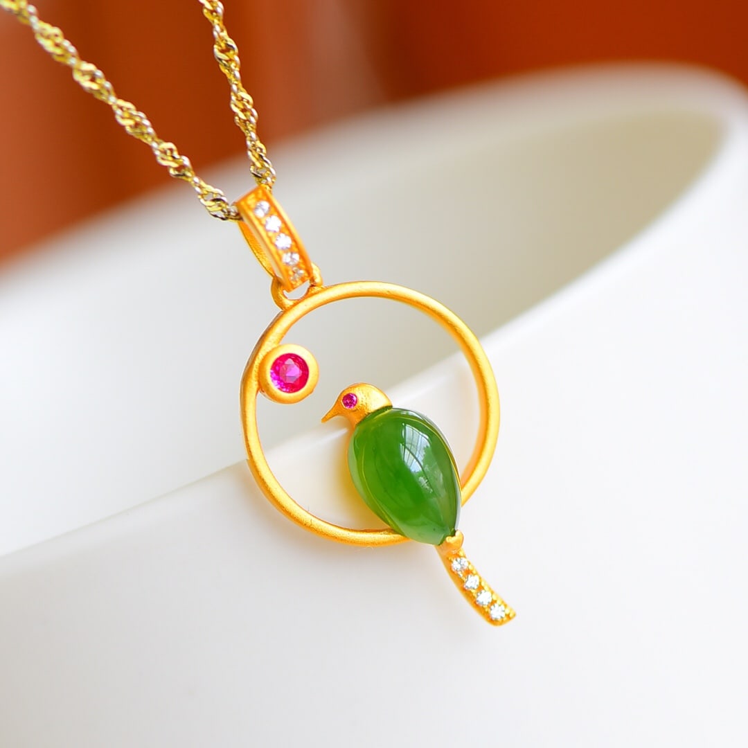 An Exquisite Sterling Silver-Gold Plated Inlaid Jasper Necklace,Inlaid Diamond: An Exquisite Sterling Silver-Gold Plated Inlaid Jasper Necklace,Inlaid Diamond,Size:6mmx9mm 纯银镶镀金碧玉项链,嵌钻石