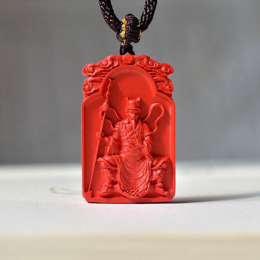 An Exquisite Cinnabar Figure Pattern Pendant - 2