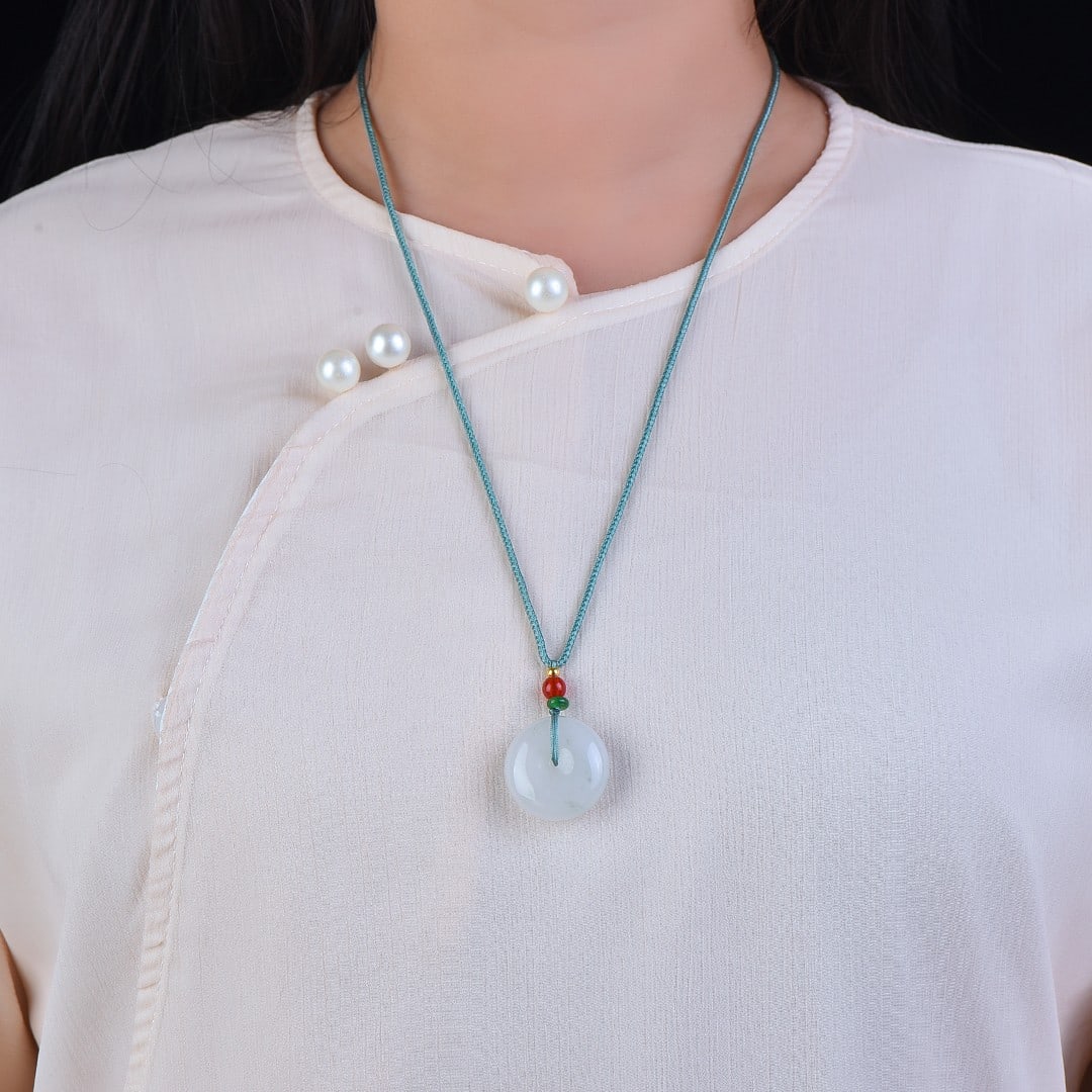 An Exquisite Jadeite Pendant: An Exquisite Jadeite Pendant,Size:26mmx26mm 翡翠挂件