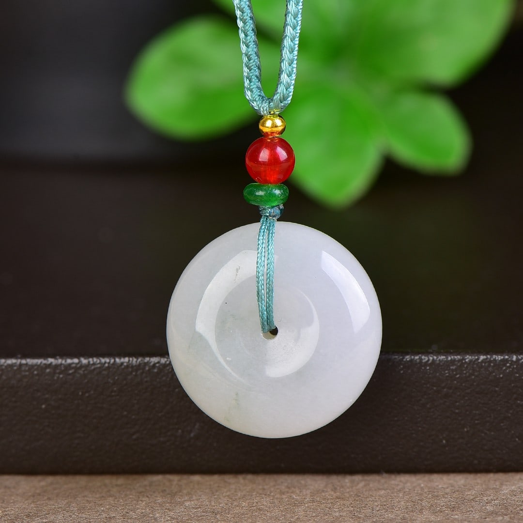 An Exquisite Jadeite Pendant - 2