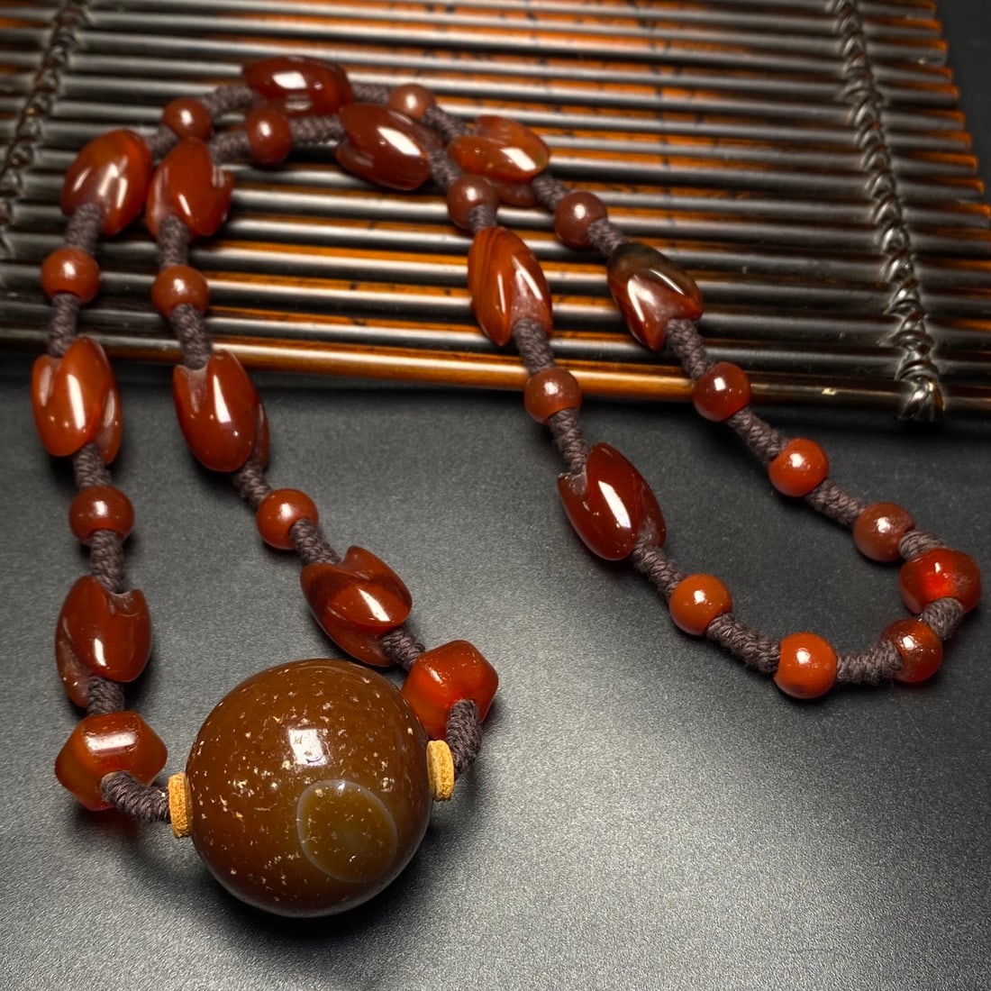A Precious Agate Necklace - 9