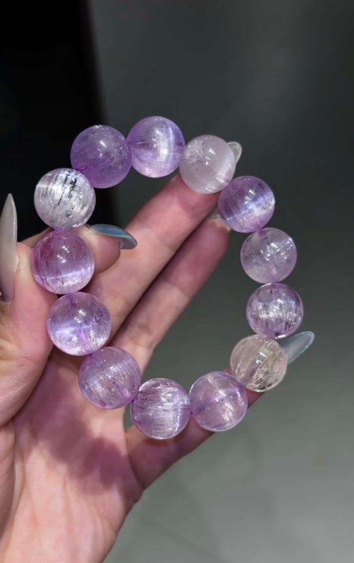 An Exquisite Crystal Bracelet - 2