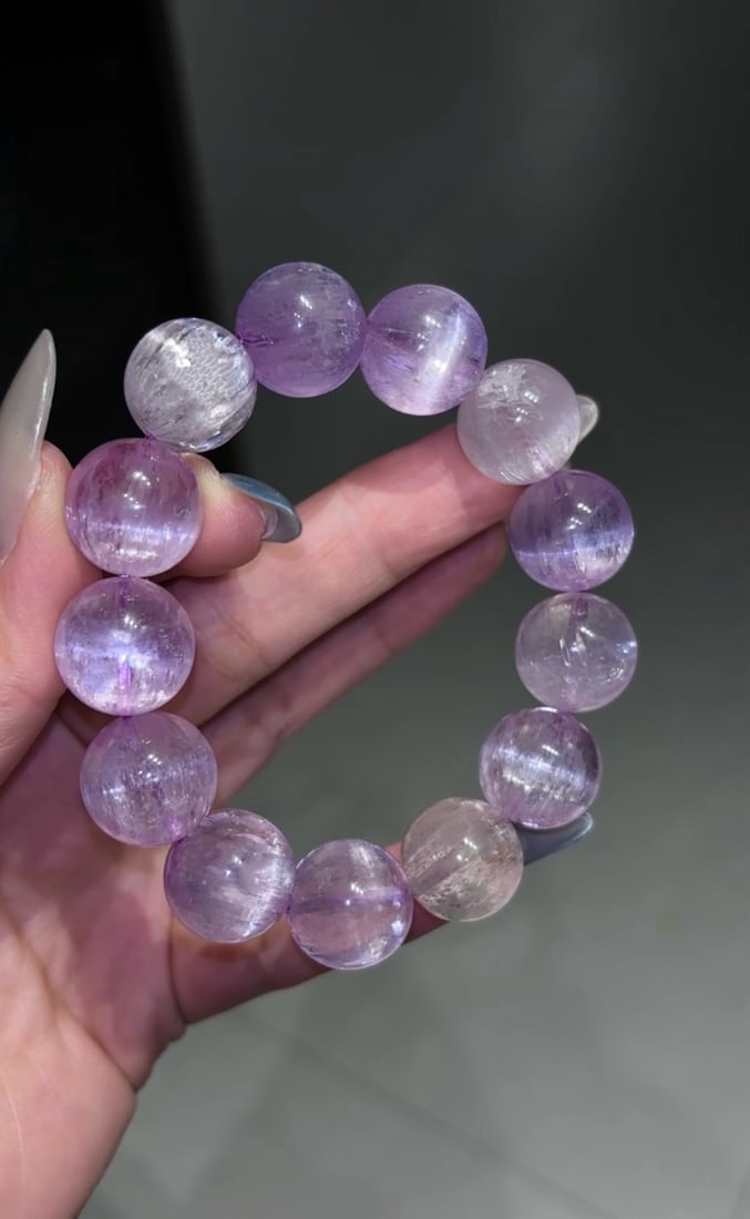 An Exquisite Crystal Bracelet - 3