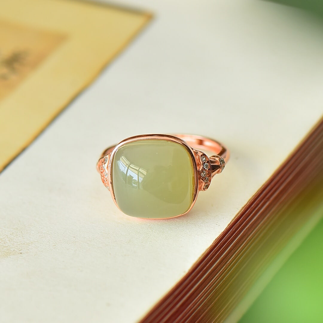 An Exquisite Sterling Silver-Gold Plated Inlaid Green Jade Ring,Inlaid Diamond: An Exquisite Sterling Silver-Gold Plated Inlaid Green Jade Ring,Inlaid Diamond,Size:13mmx13mm 纯银镀金镶青玉戒指,嵌钻石